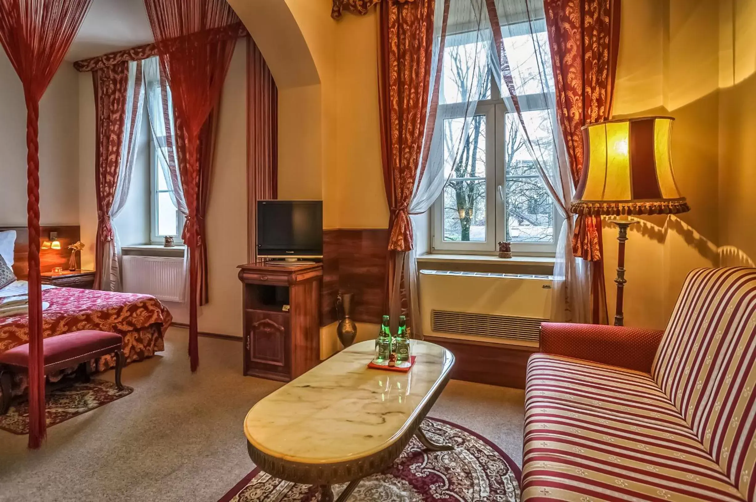 Photo of the whole room, Seating Area in Old Time Hotel Photo of the whole room, Seating Area in Old Time Hotel