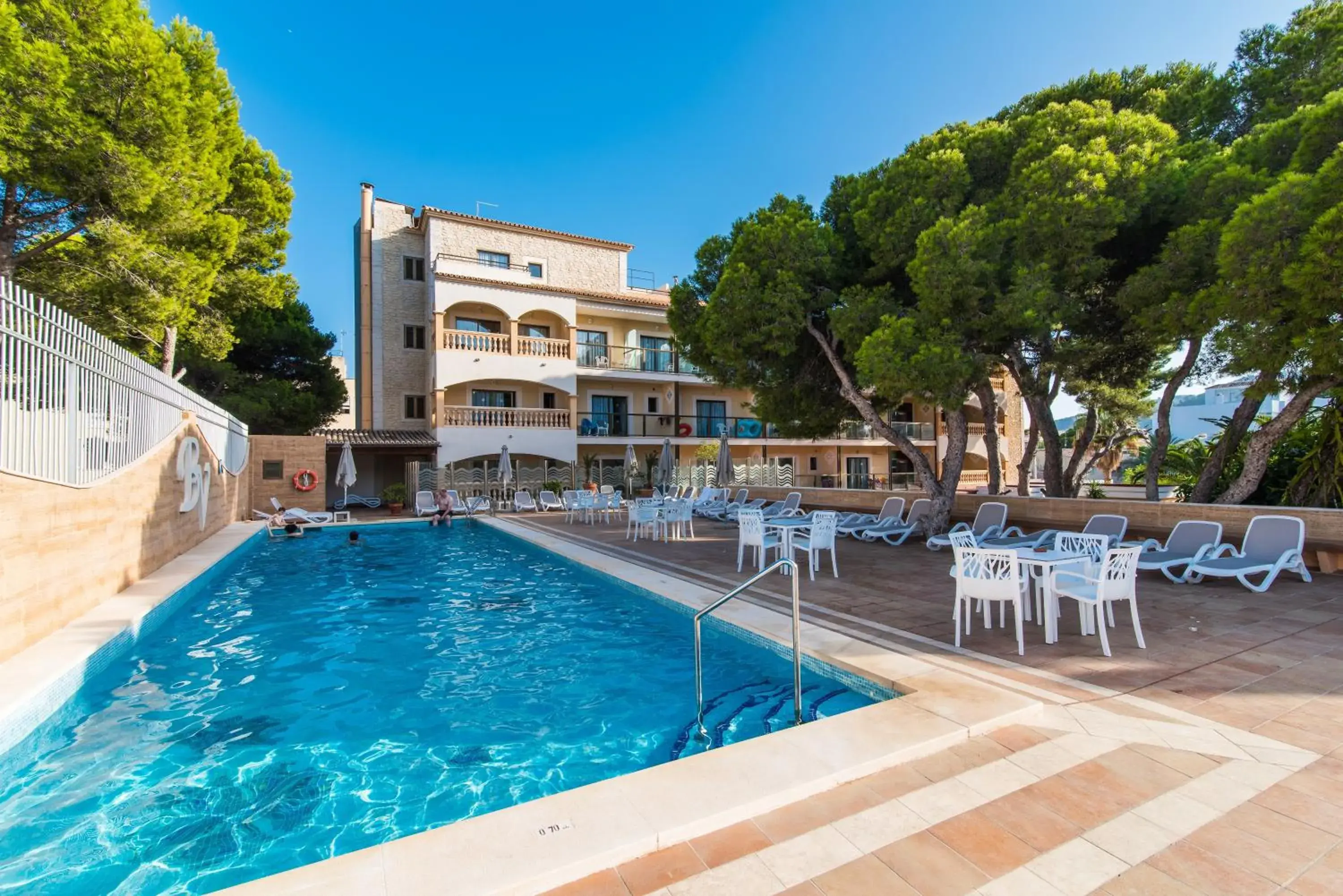 Swimming pool, Property Building in Hotel Baviera