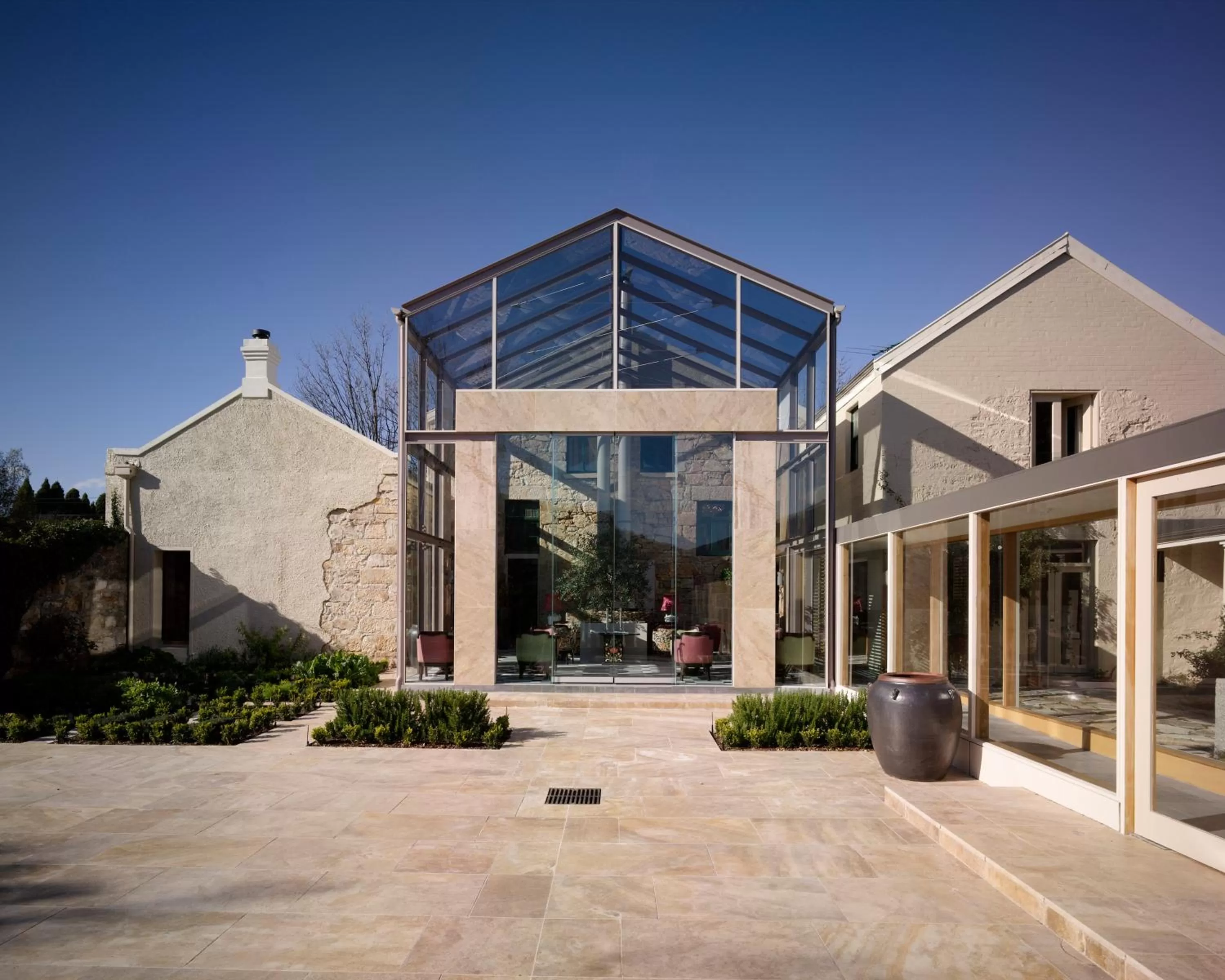 Facade/entrance in Islington Hotel