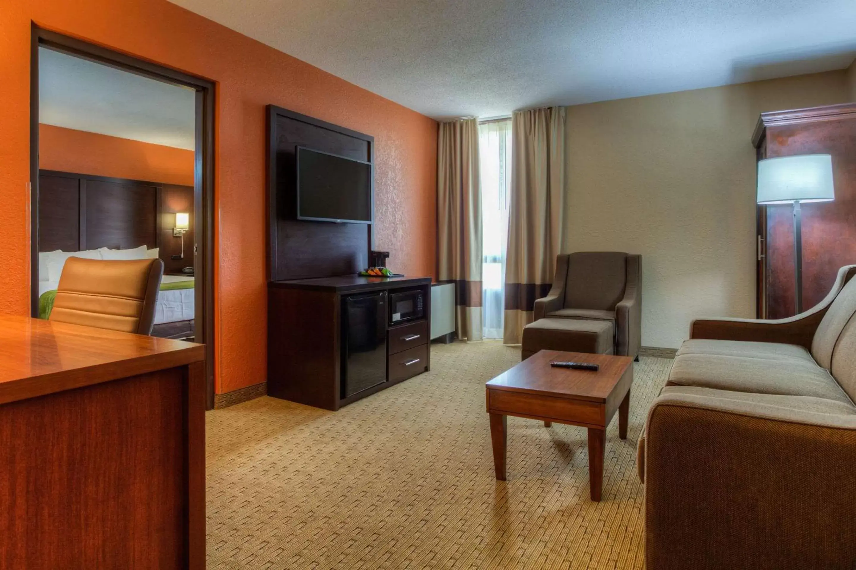 Bedroom, Seating Area in Comfort Inn & Suites Evansville Airport