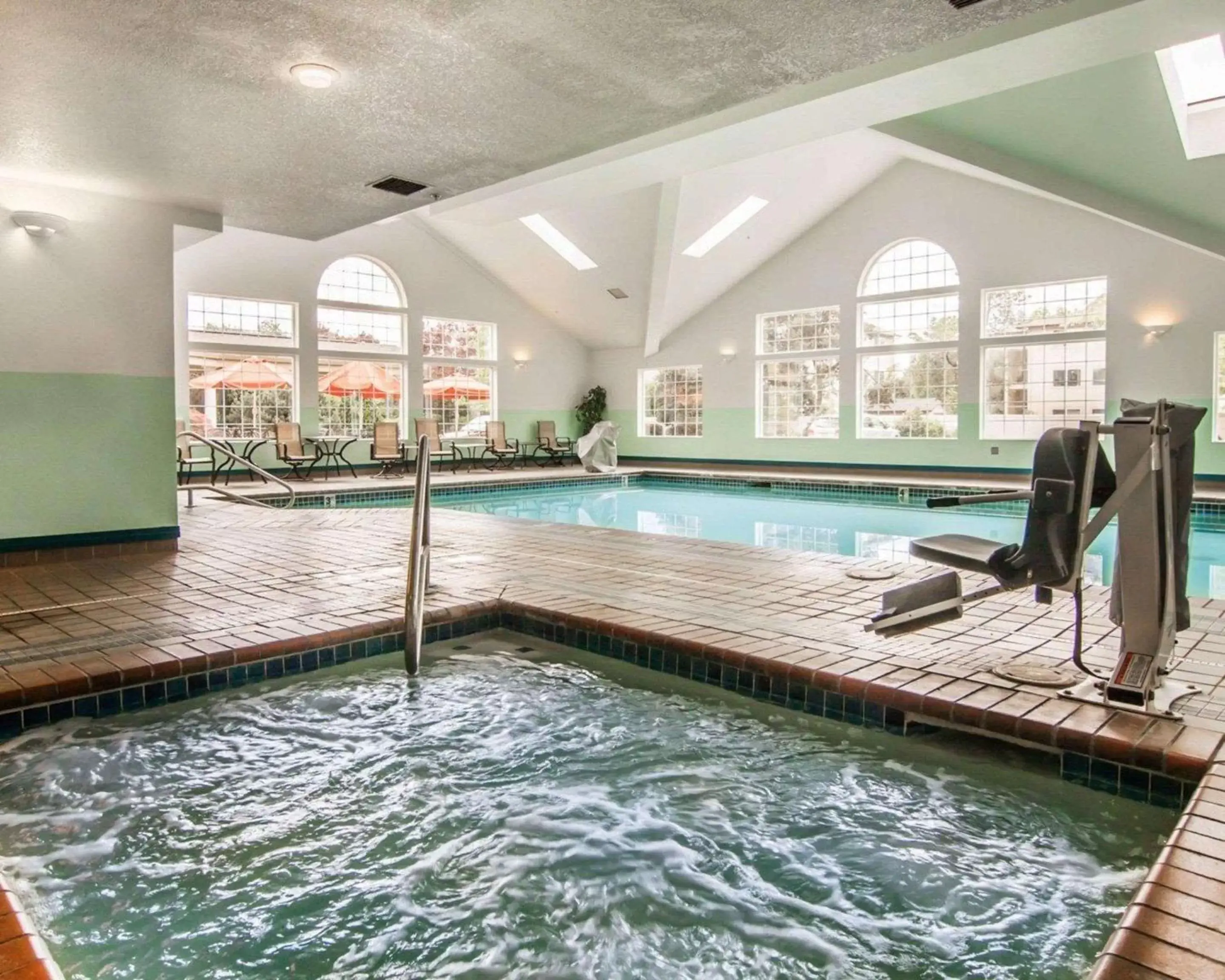Swimming Pool in Comfort Suites Corvallis