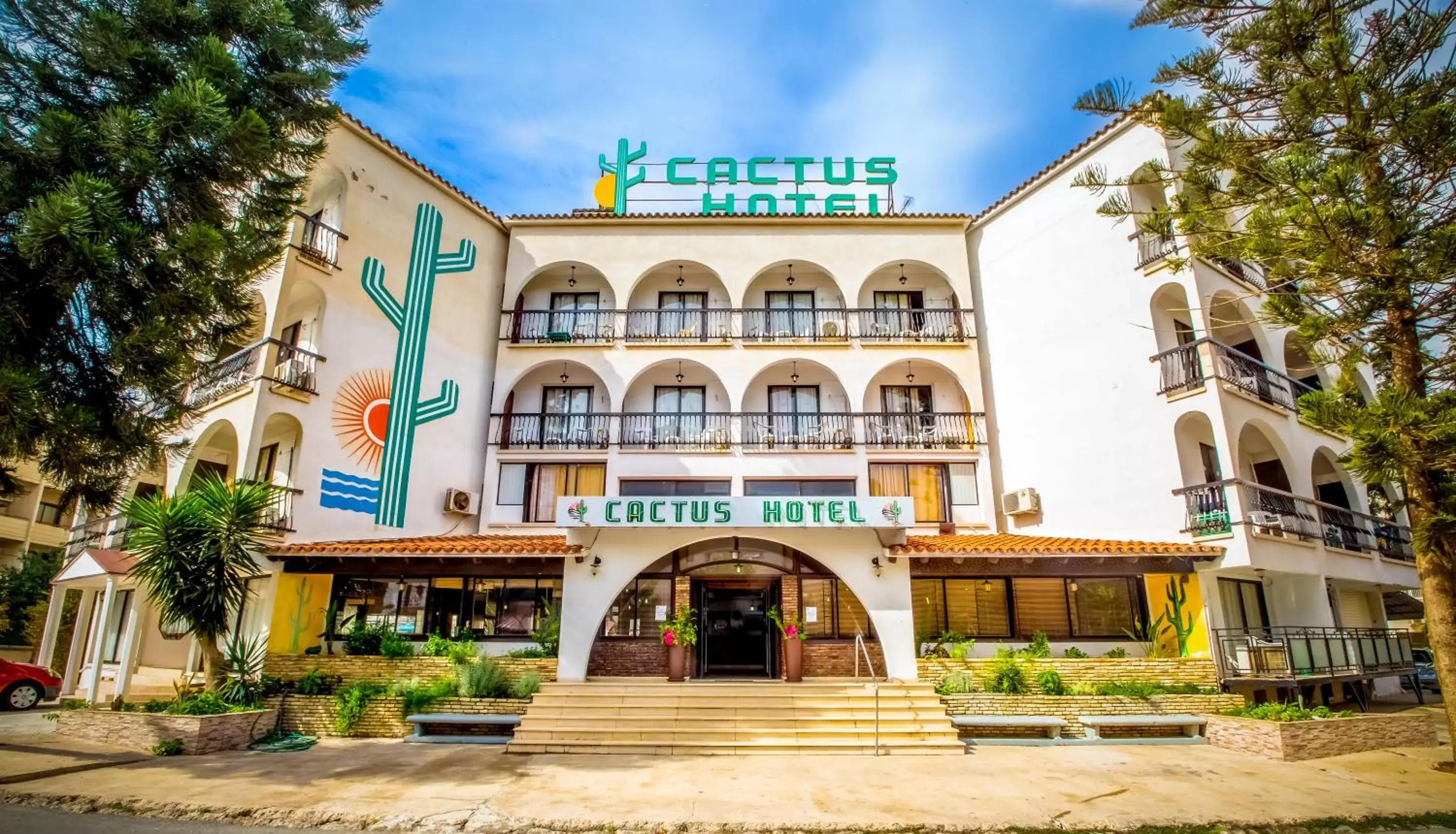 Facade/entrance, Property Building in Cactus