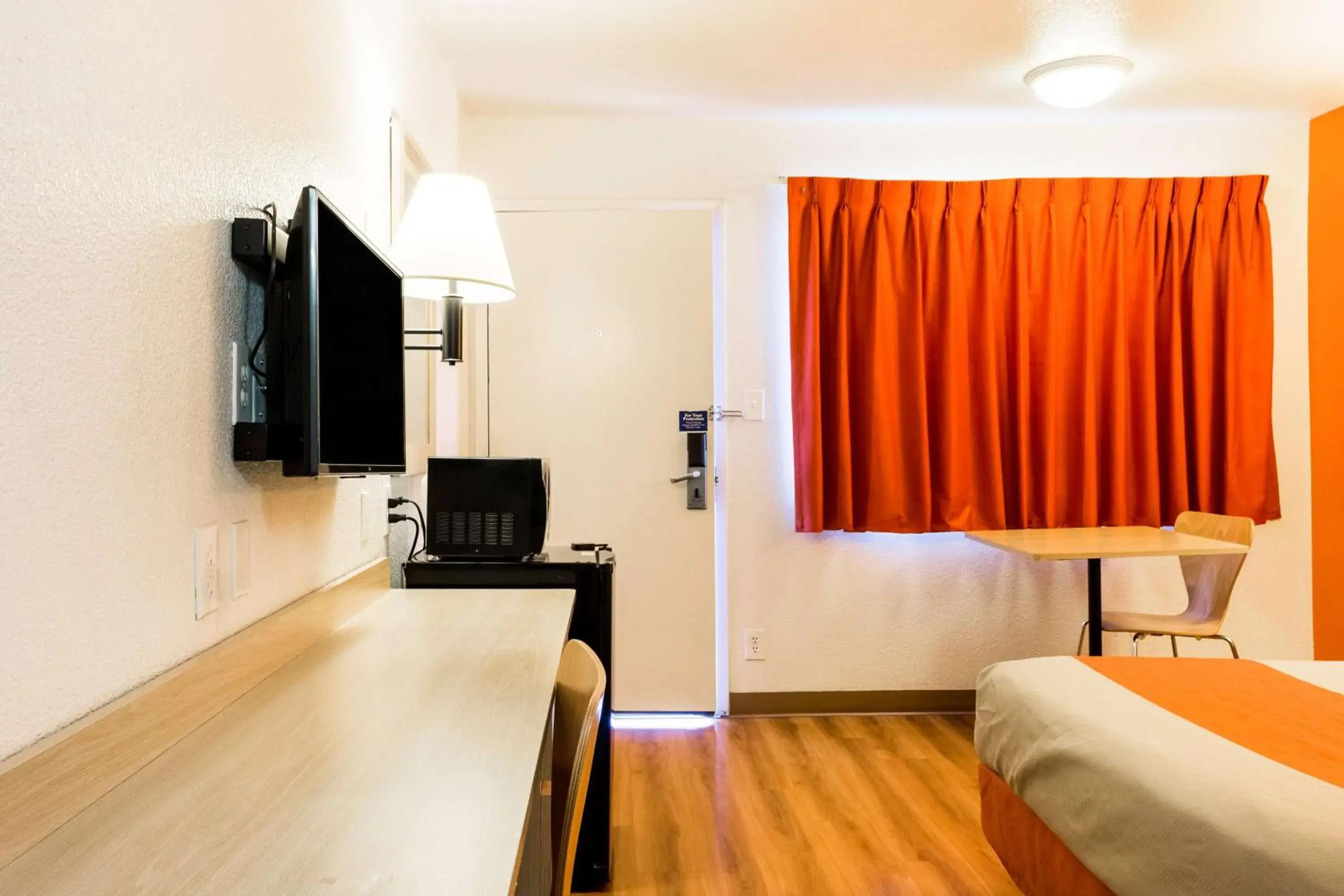 Photo of the whole room, TV/Entertainment Center in Motel 6 Mojave, CA