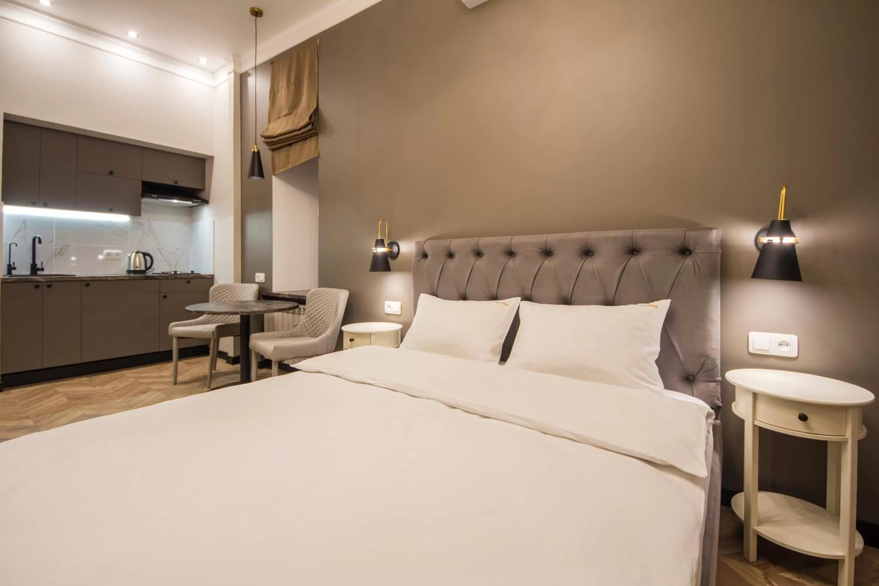 Apartment with Balcony in Apartments on Antonovycha