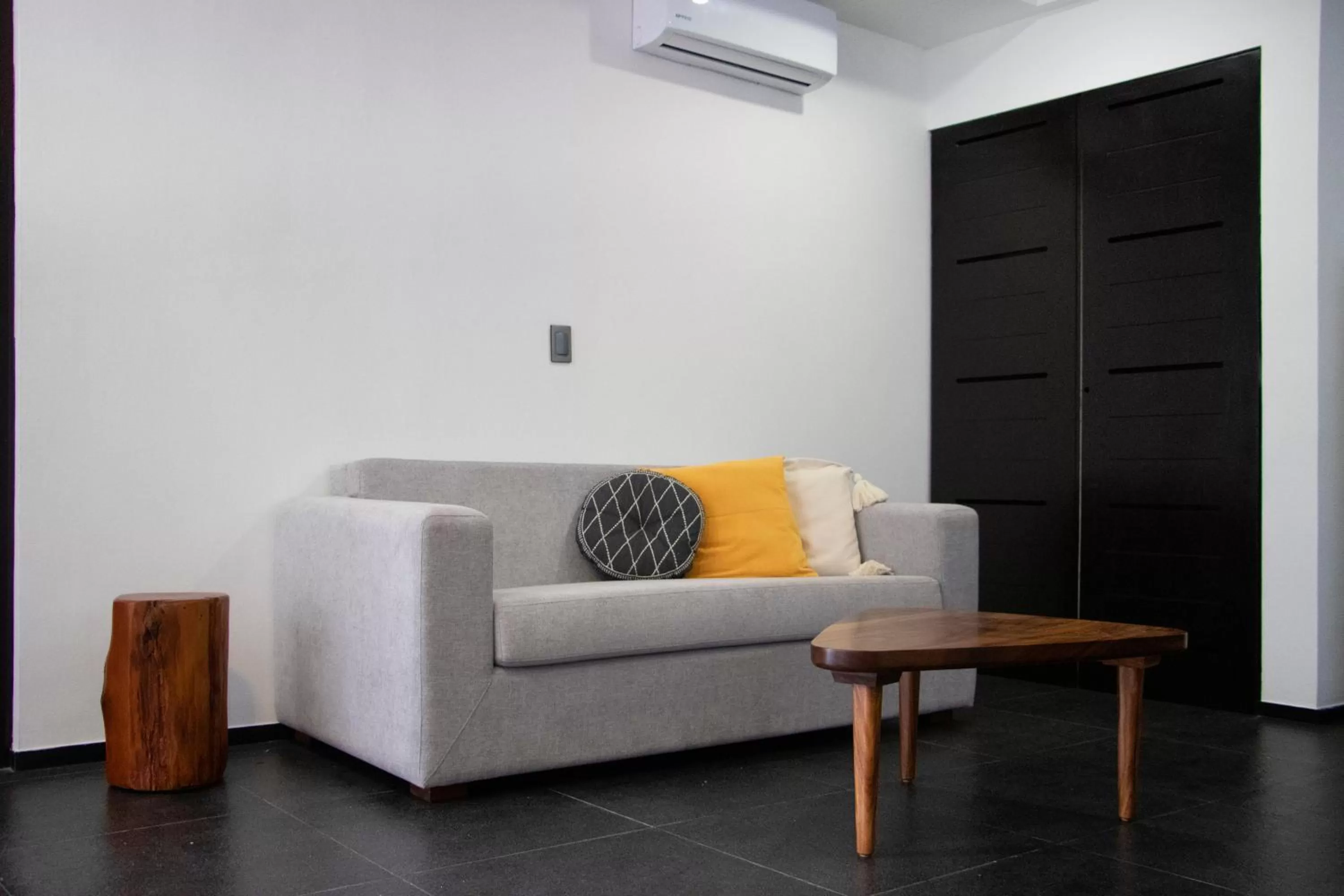 TV and multimedia in Sole Suites Apartments Playa del Carmen
