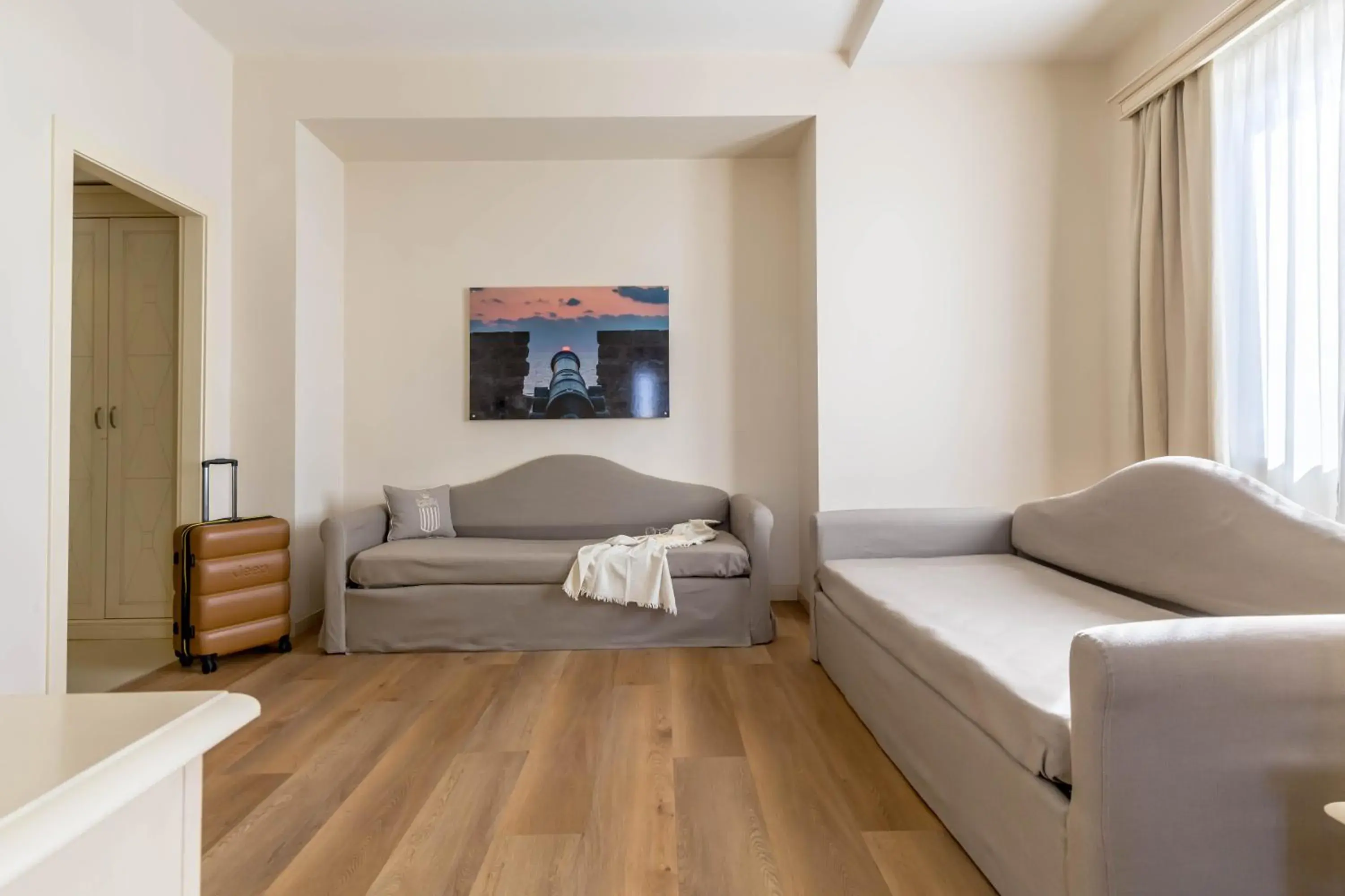 Suite in Hotel Catalunya Suite in Hotel Catalunya