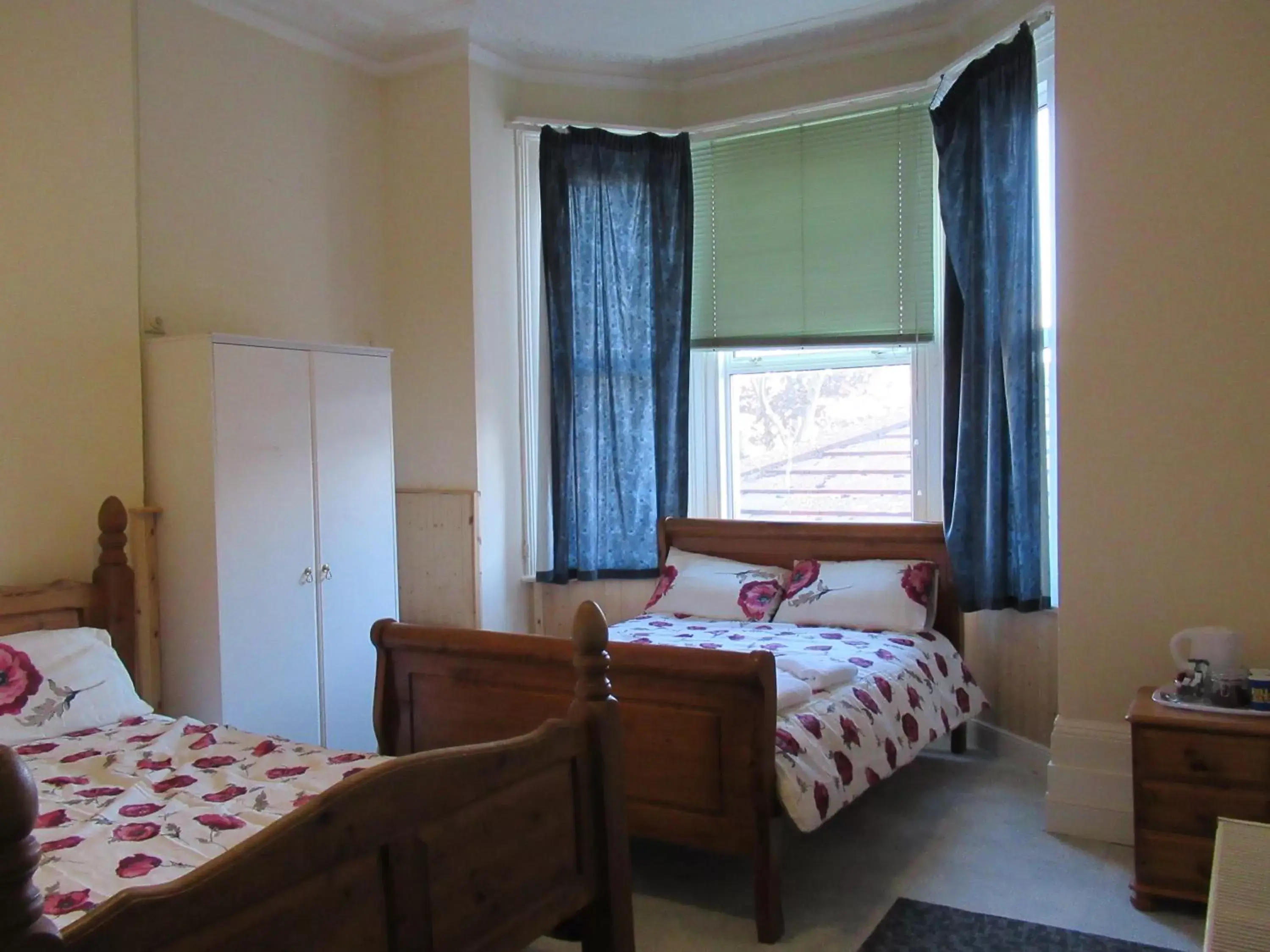 Bedroom, Bed in Lennard House