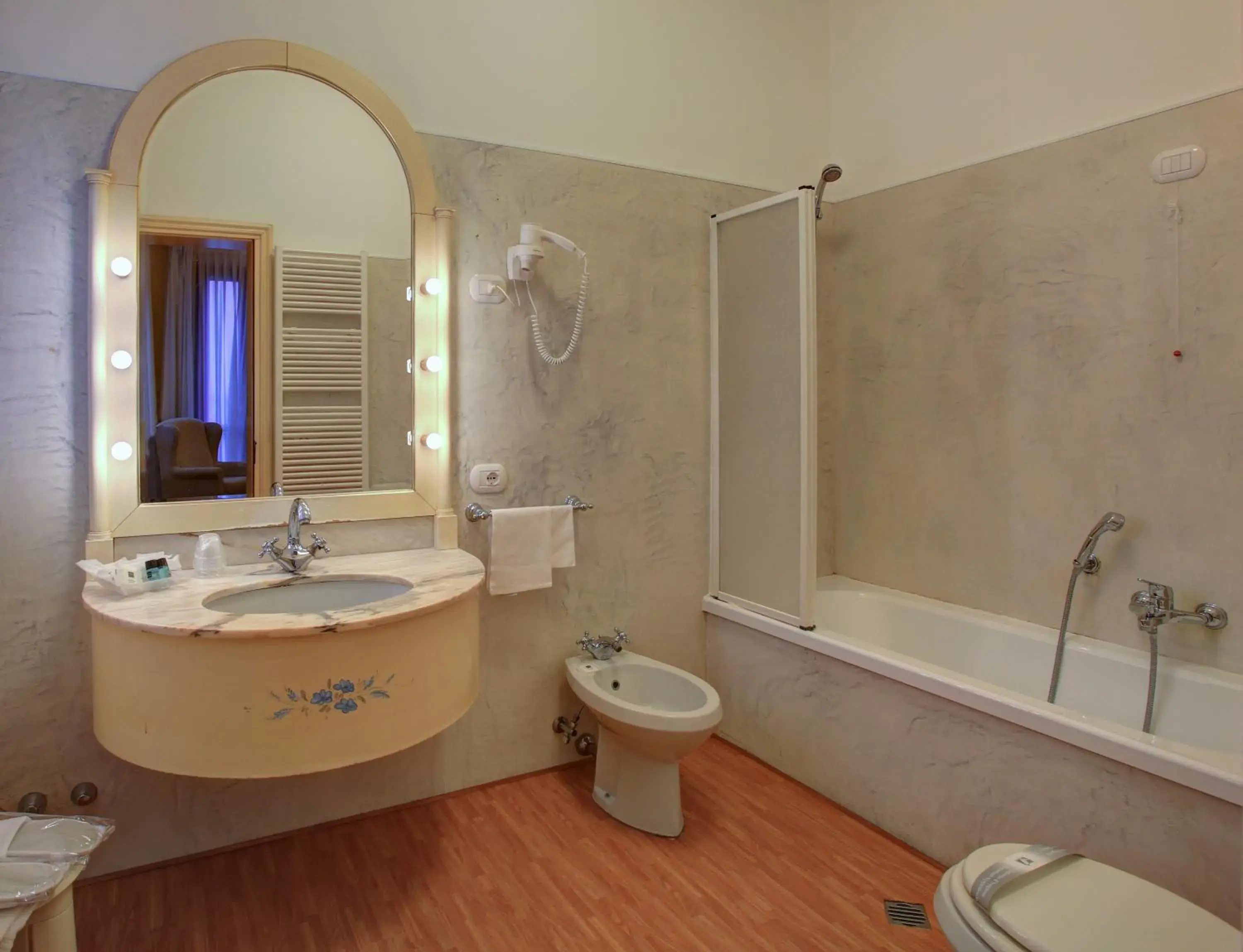 Bathroom in Hotel Villa Braida