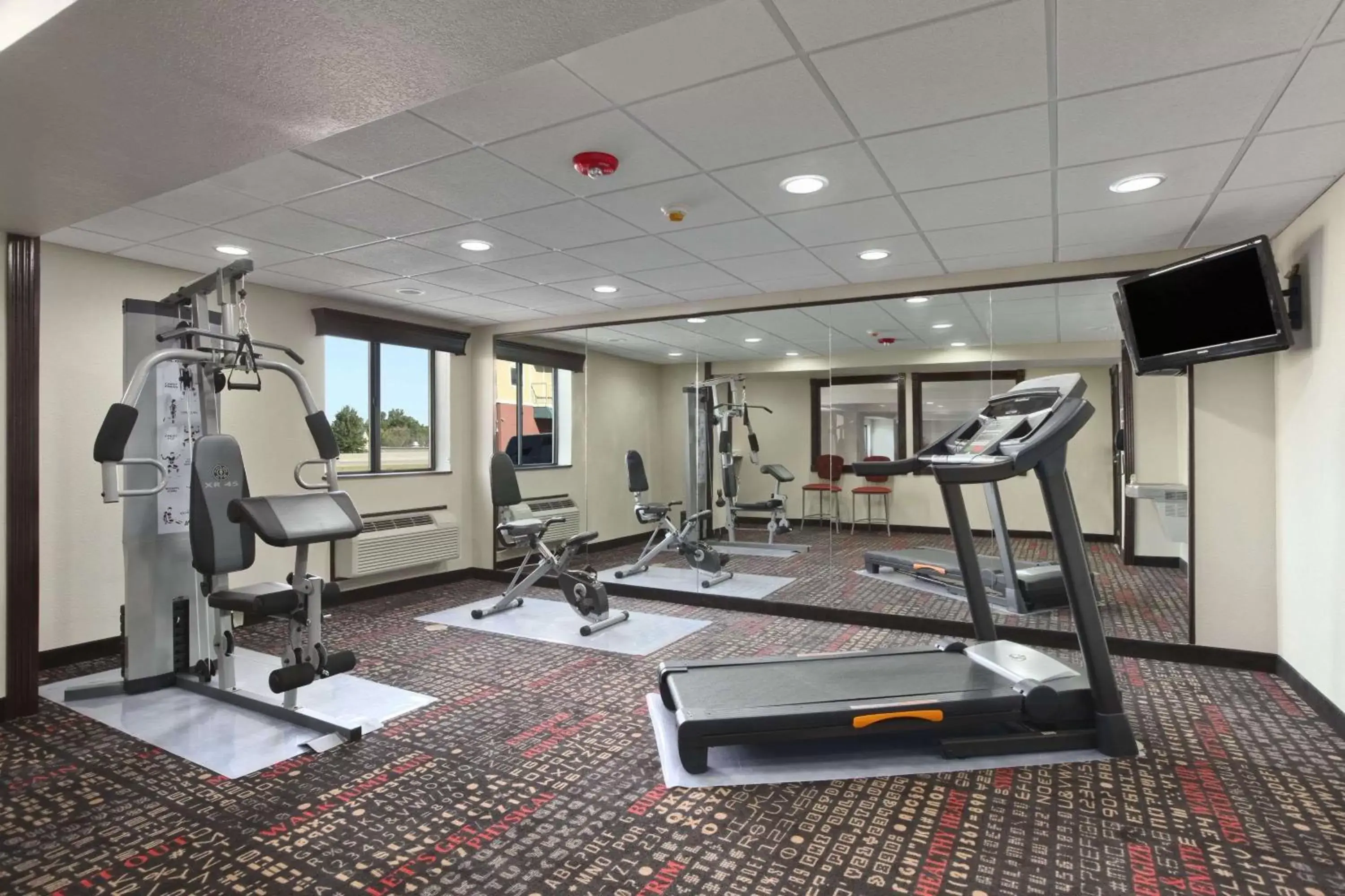 Fitness centre/facilities, Fitness Center/Facilities in Ramada by Wyndham Tulsa Fitness centre/facilities, Fitness Center/Facilities in Ramada by Wyndham Tulsa