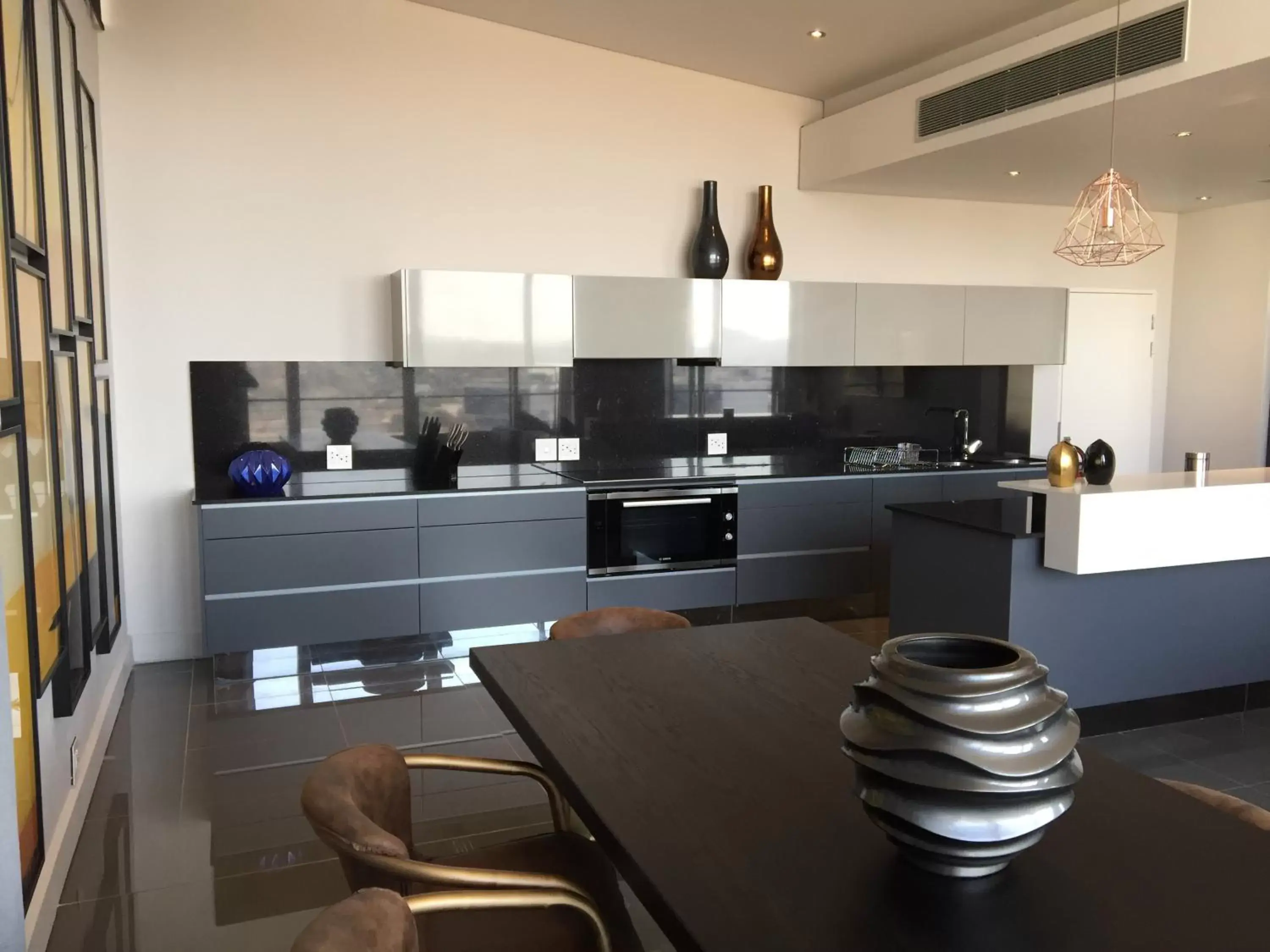 Dining area, Kitchen/Kitchenette in The Capital Menlyn Maine