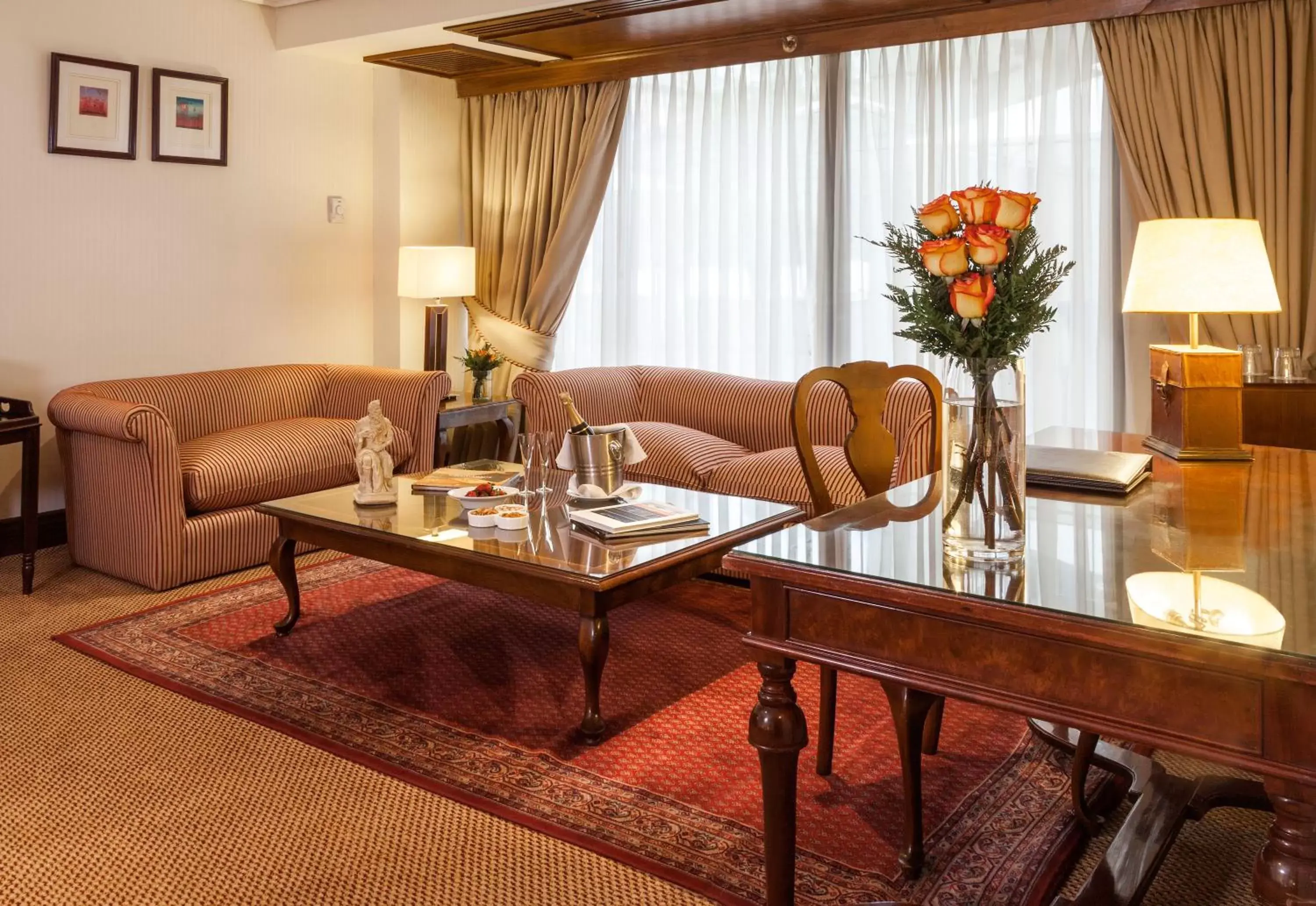 Living room, Seating Area in Hotel Plaza San Francisco