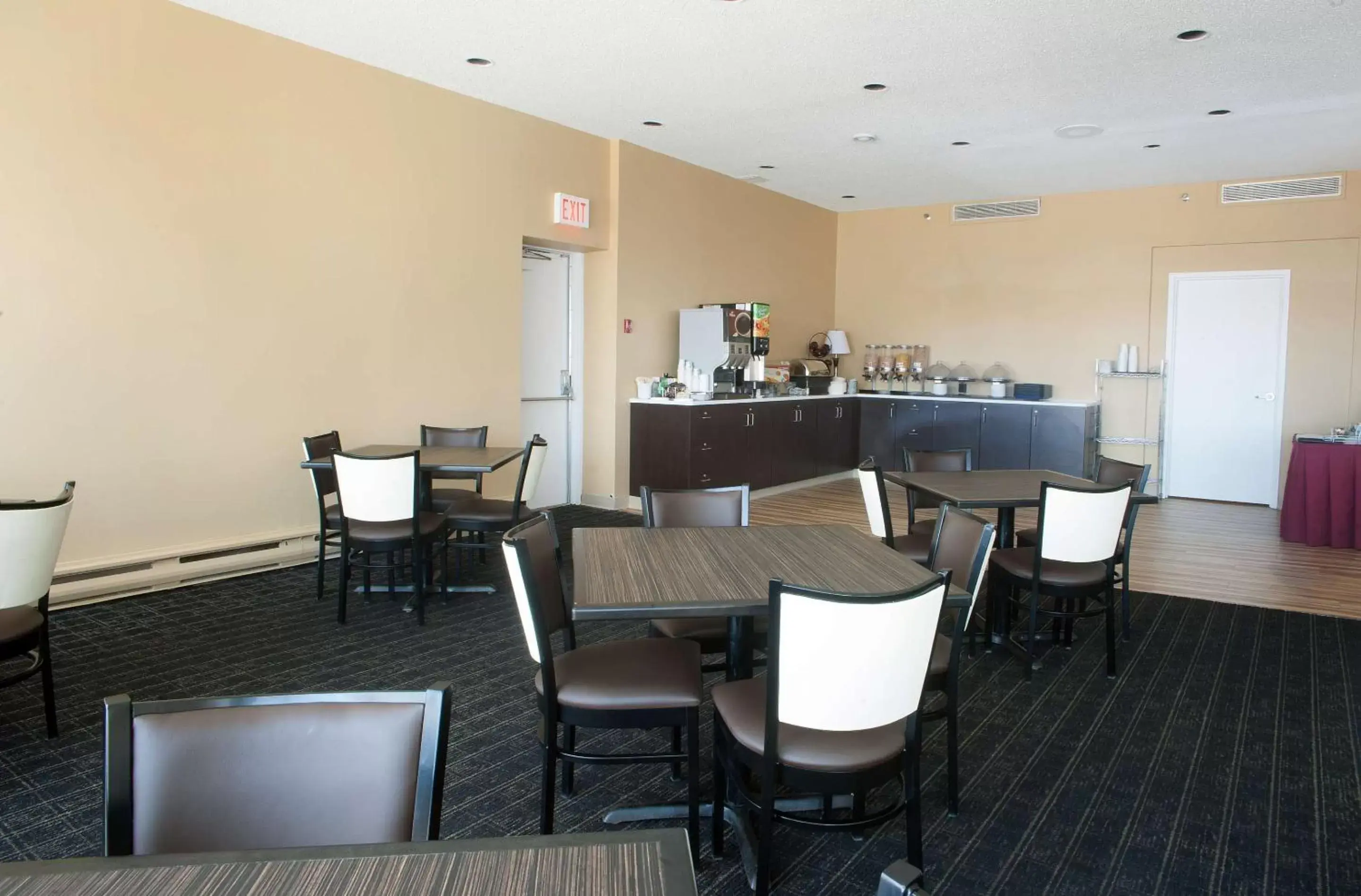 Dining area, Restaurant/Places to Eat in Travelodge by Wyndham Sydney