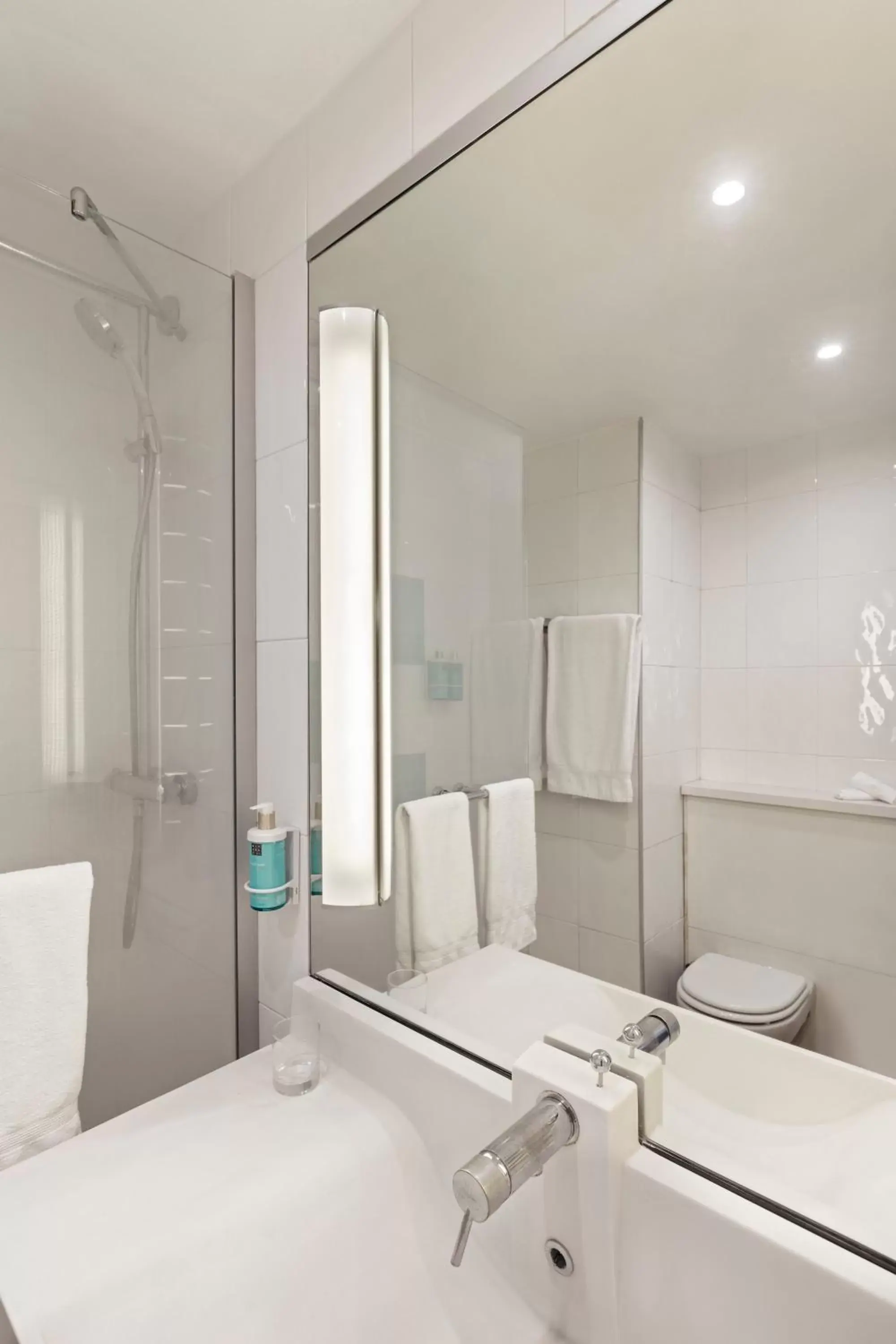 Shower, Bathroom in Novotel Caserta Sud