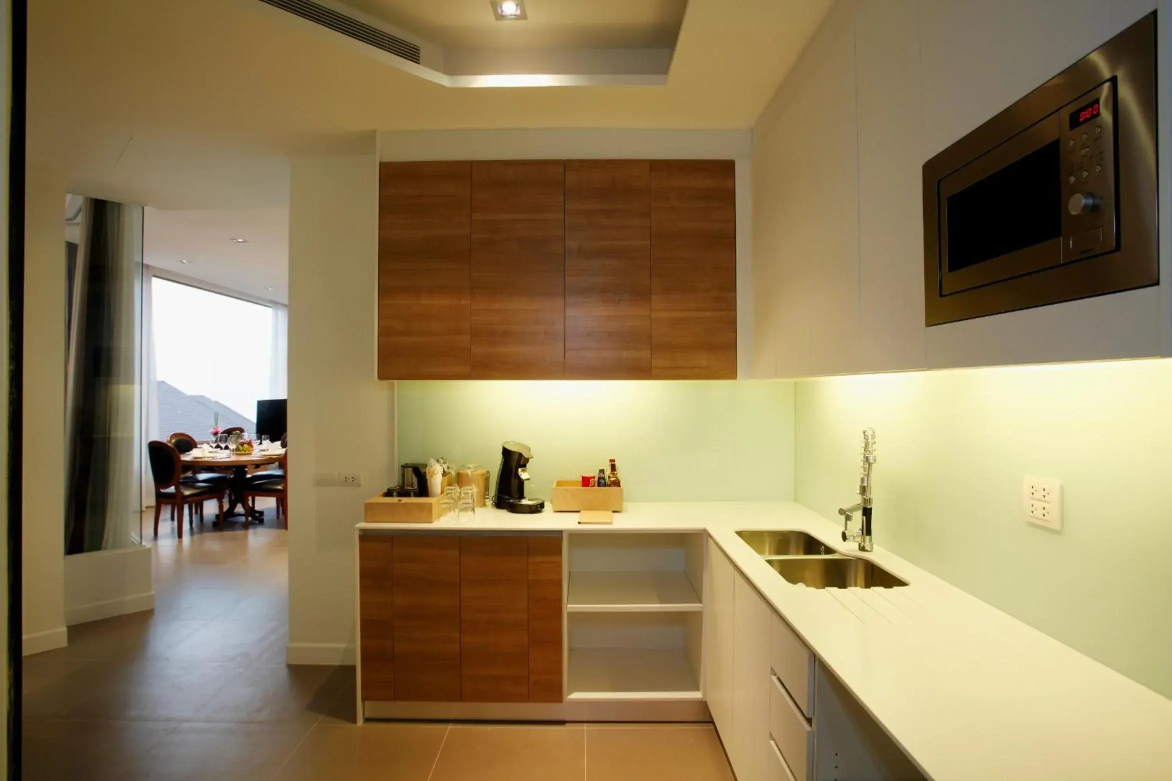 Kitchen or kitchenette, Kitchen/Kitchenette in Pattaya Modus Beachfront Resort