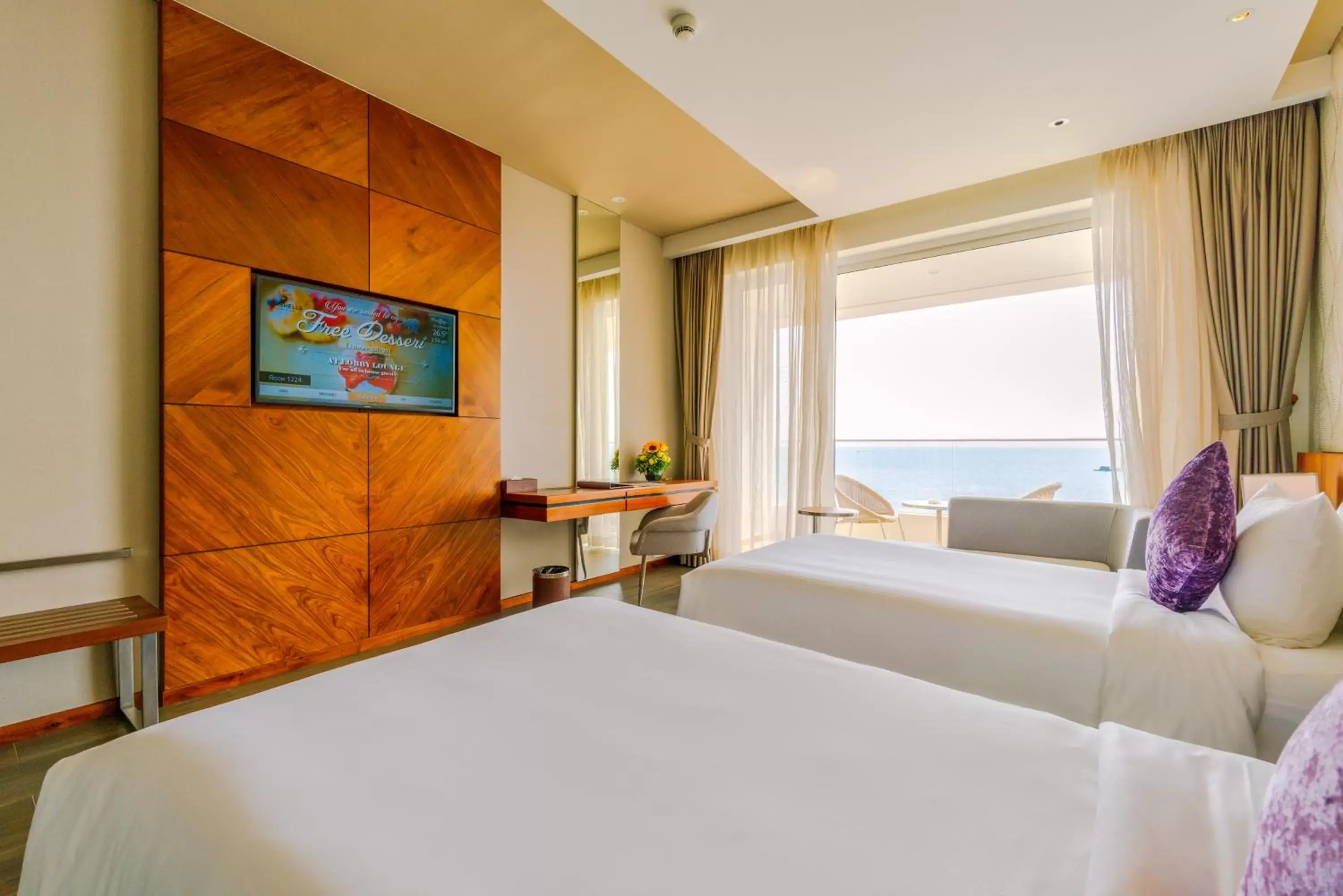 Bed in Seashells Phu Quoc Hotel & Spa