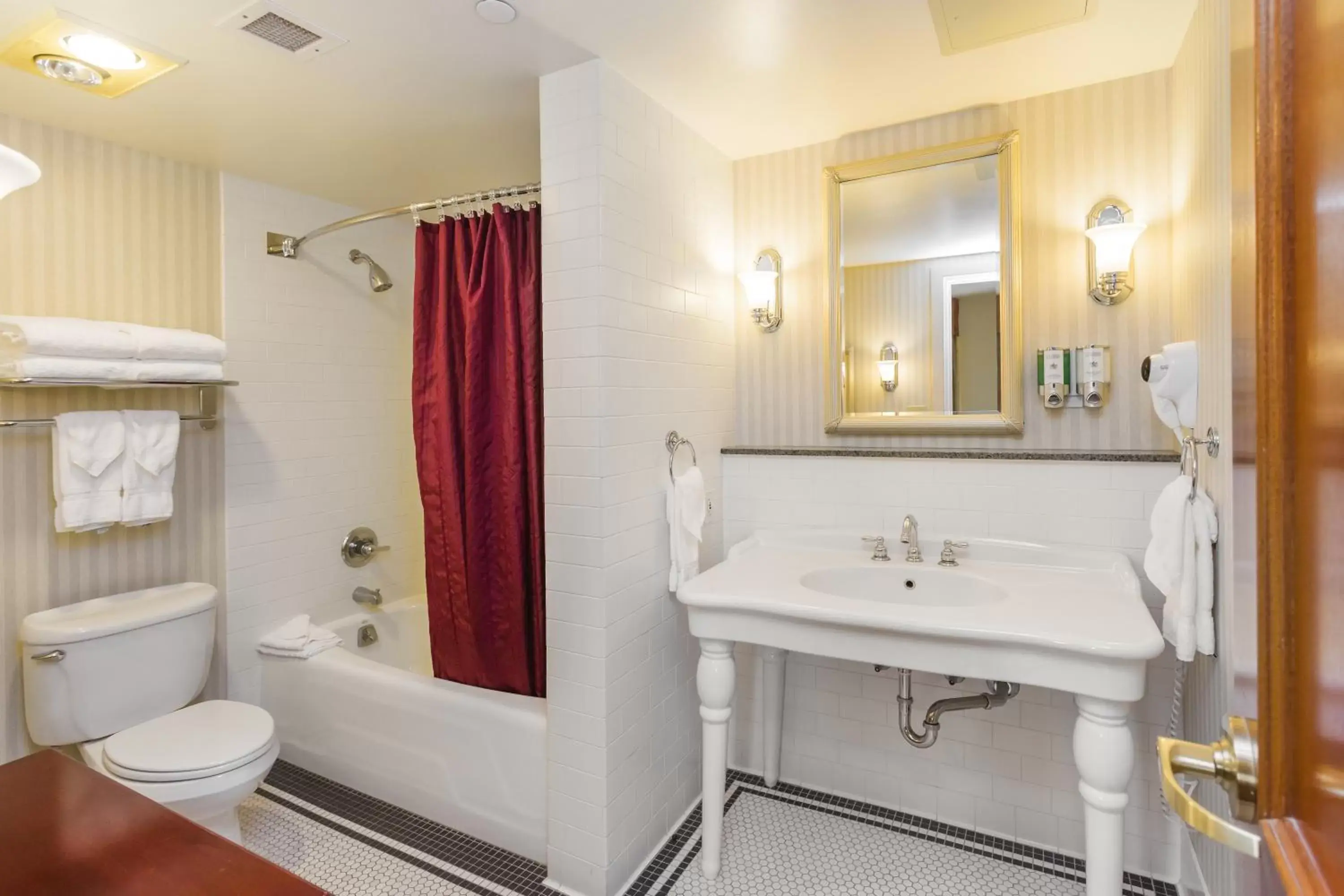 Bathroom in Marcus Whitman Hotel and Conference Center