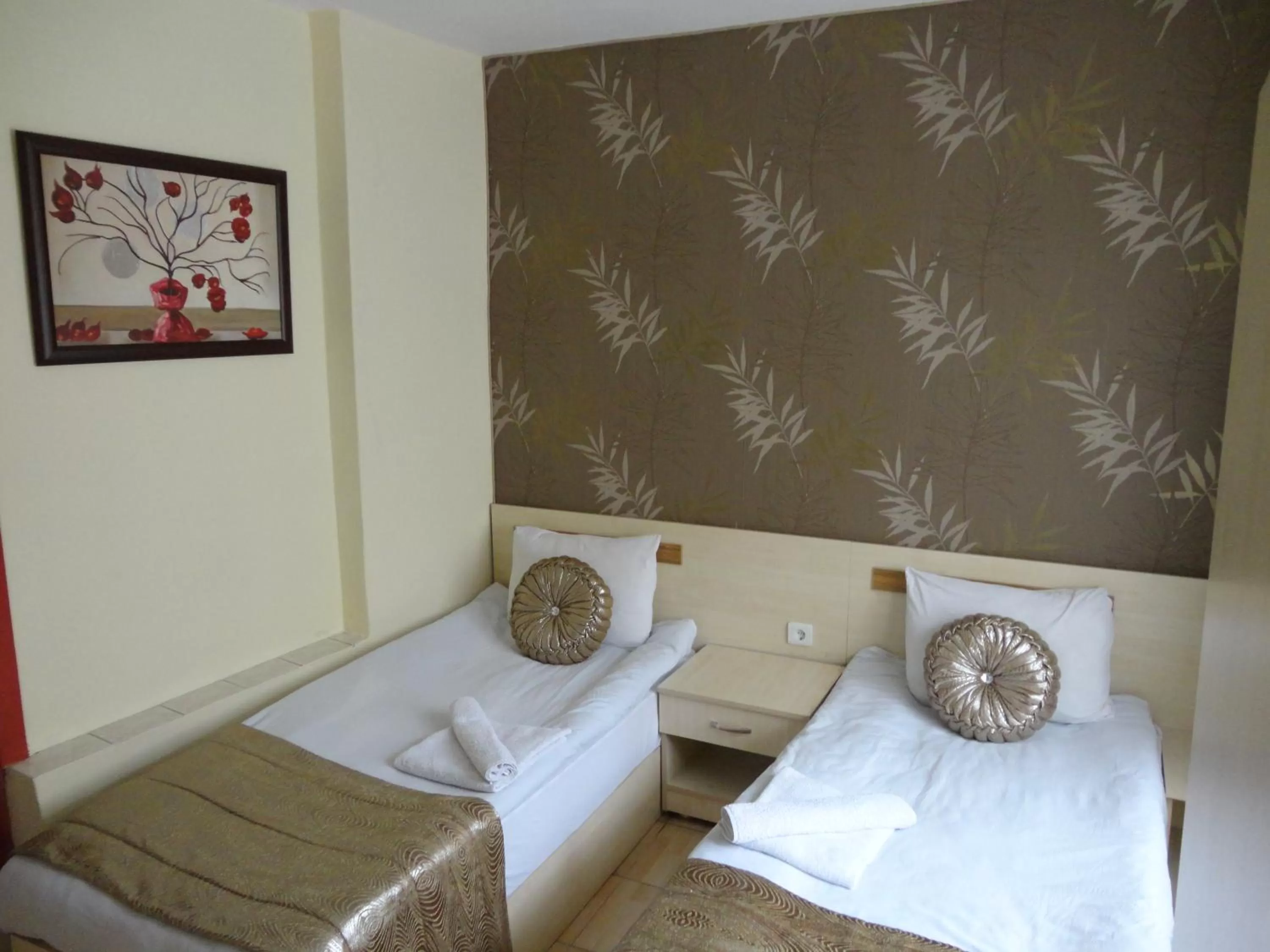Photo of the whole room, Bed in Olimpiyat Hotel Izmir