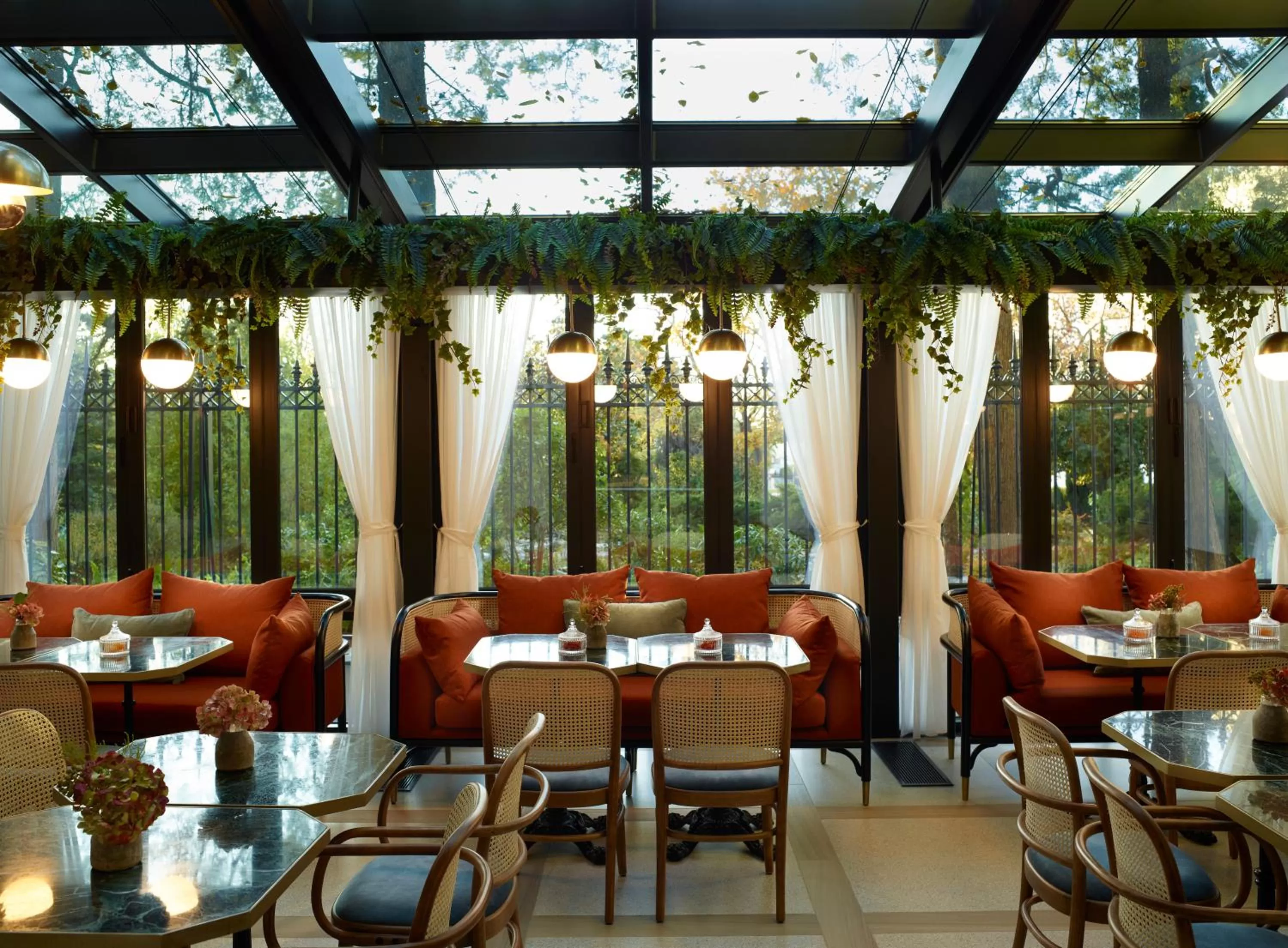 Restaurant/places to eat in SAY HOTEL