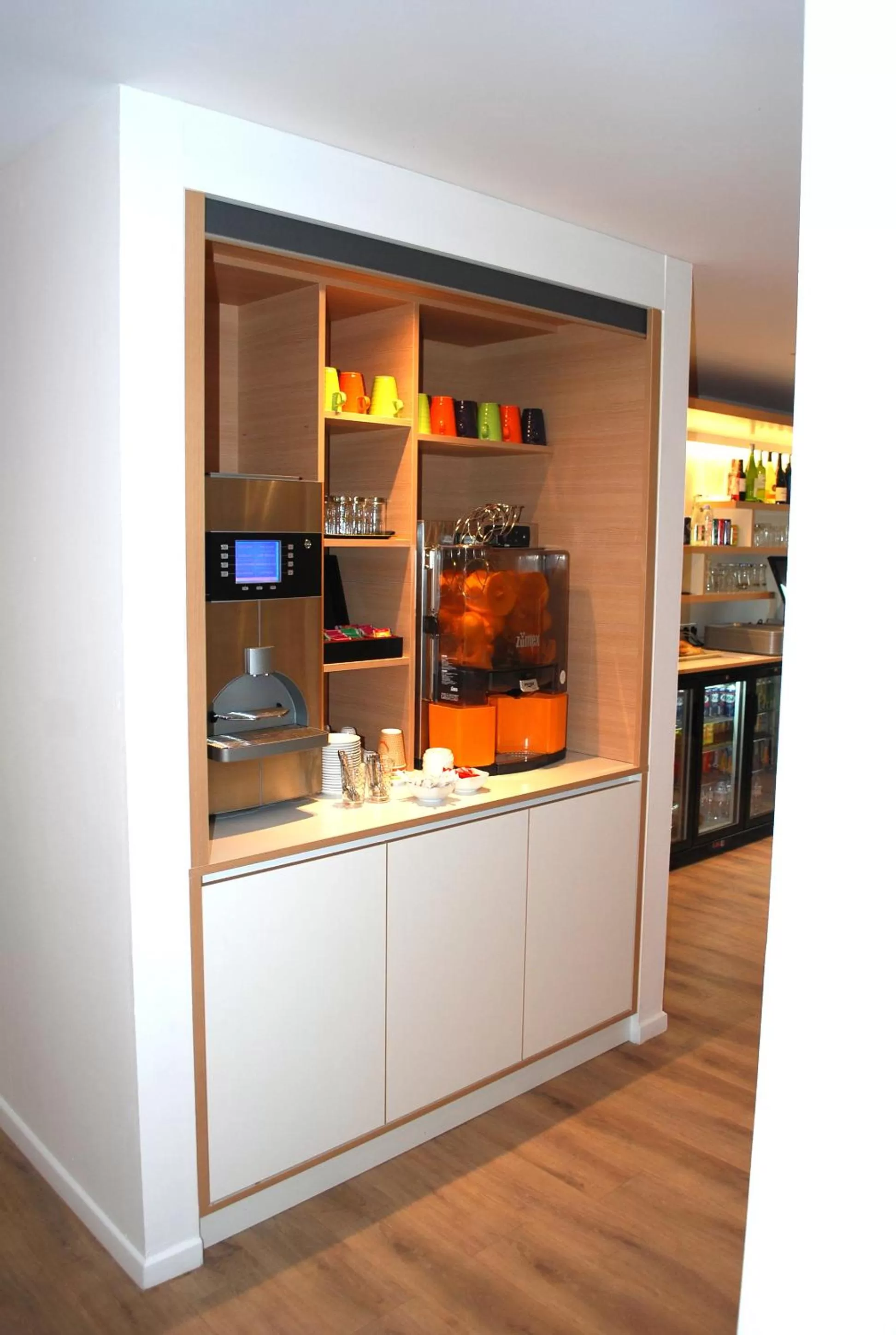 Coffee/tea facilities in ibis Styles Toulouse Nord Sesquieres