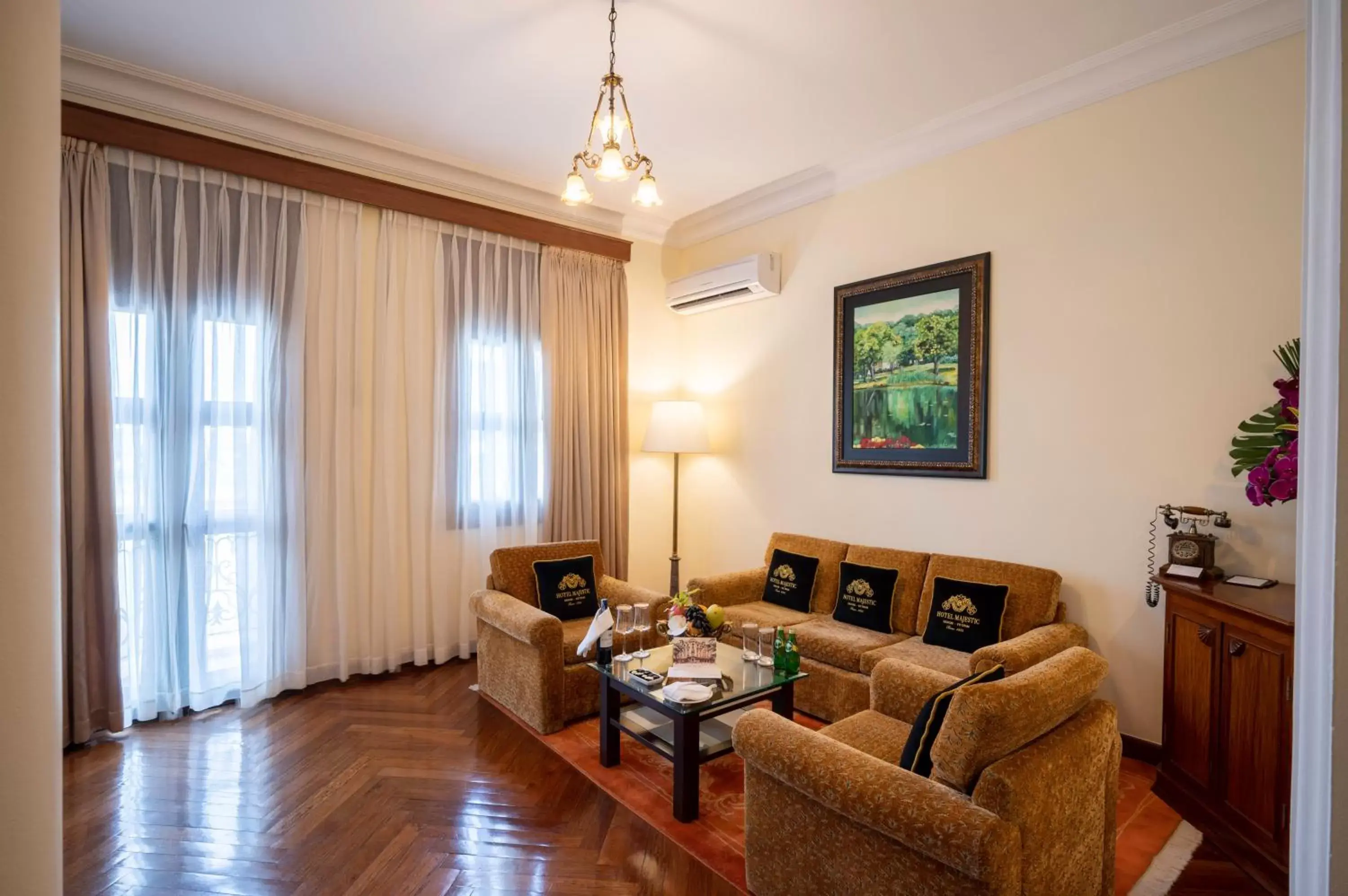 Living room, Seating Area in Hotel Majestic Saigon