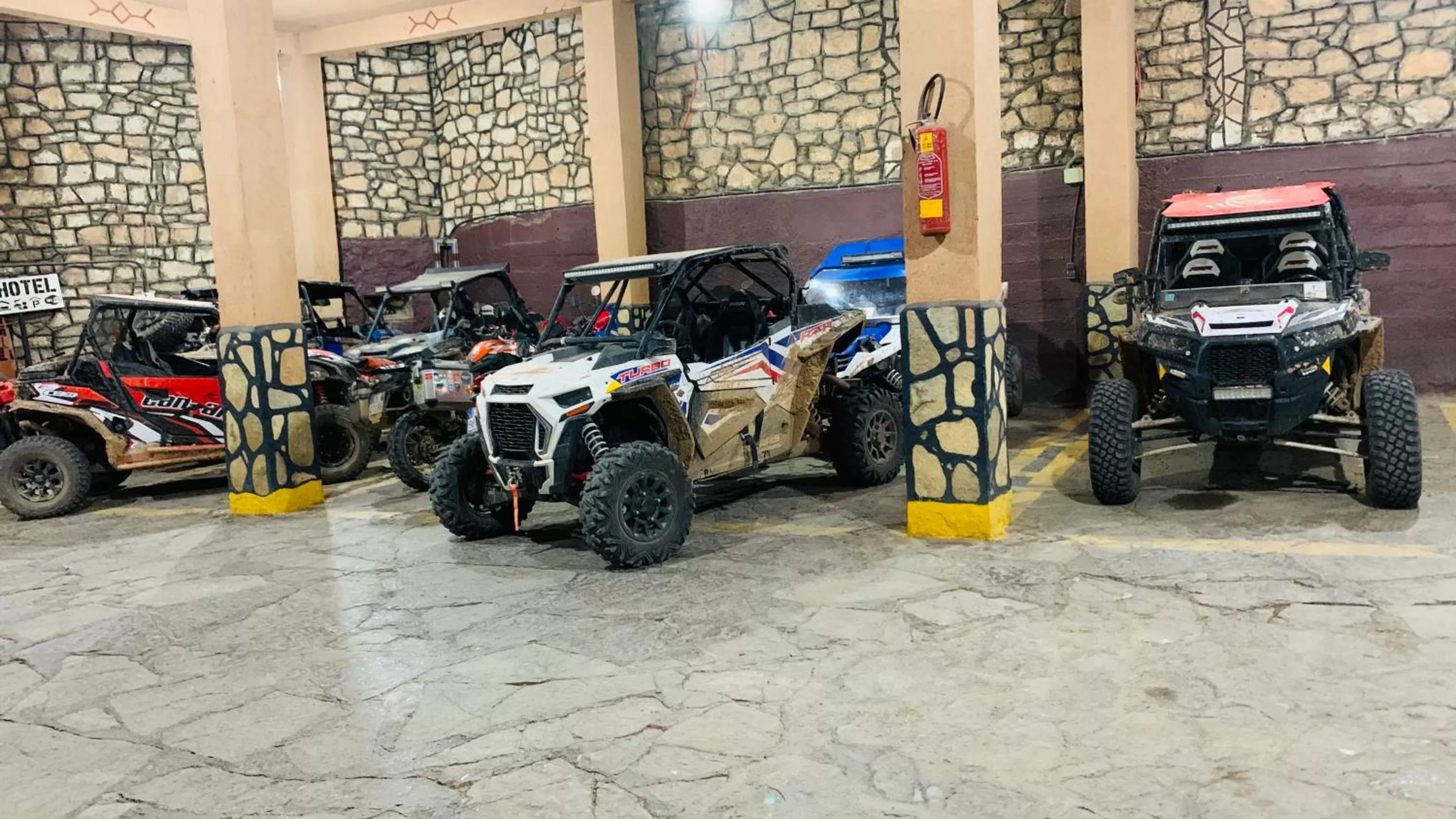 Parking in Hotel Restaurant La Kasbah