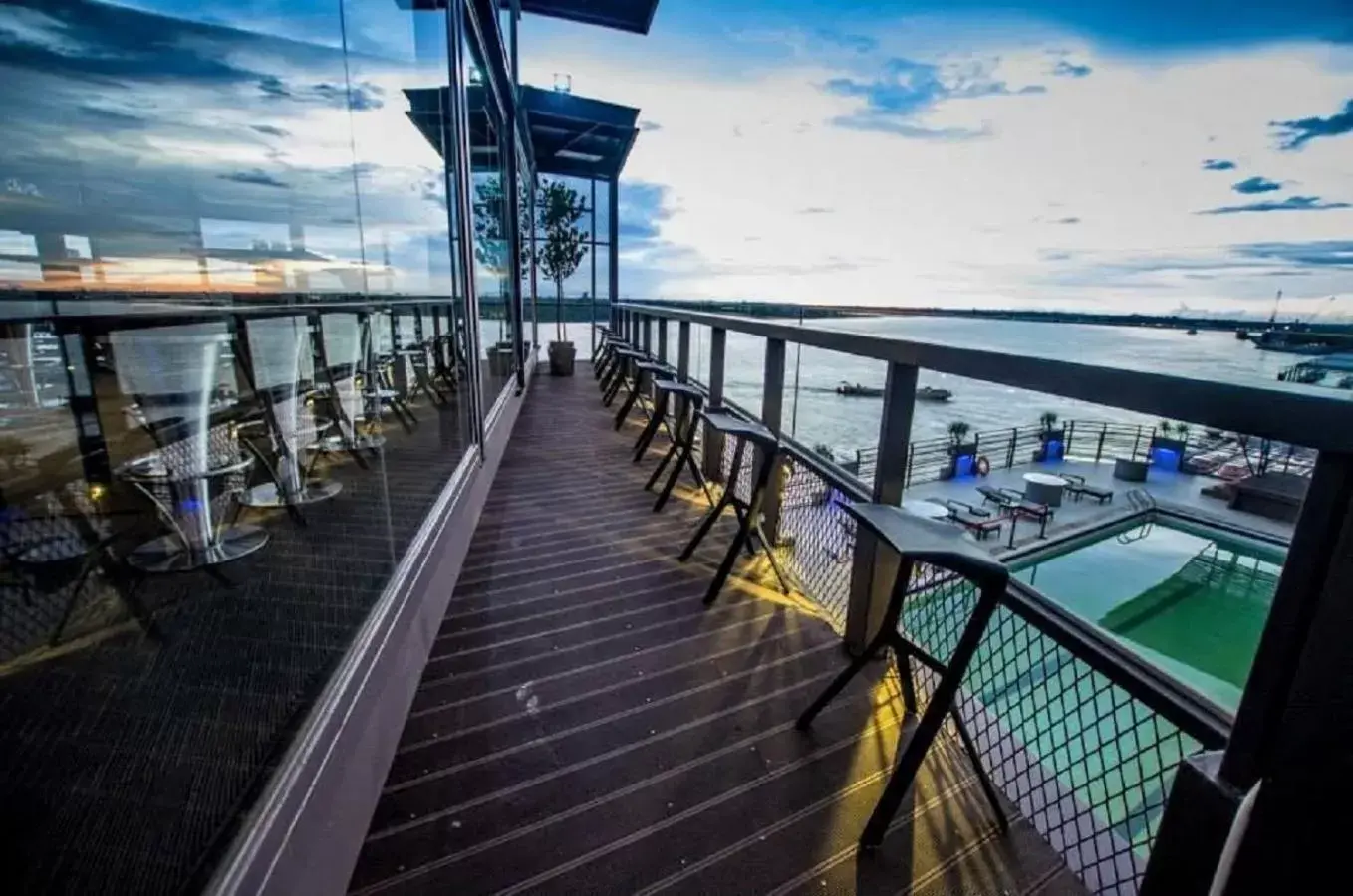 Swimming pool in Kingwood Hotel Sibu Swimming pool in Kingwood Hotel Sibu