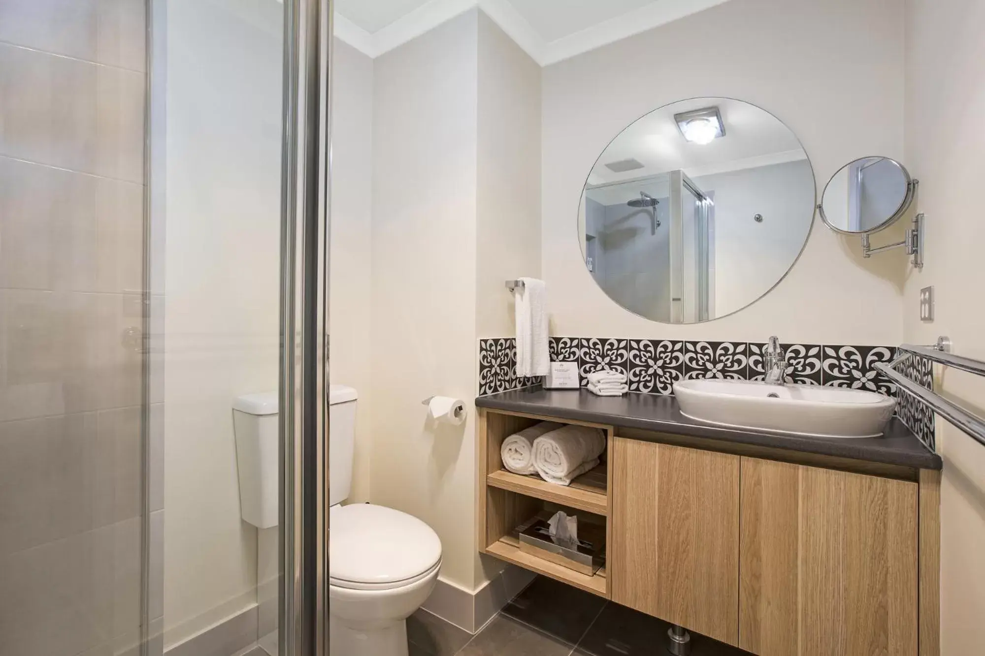 Shower, Bathroom in Quest Tamworth