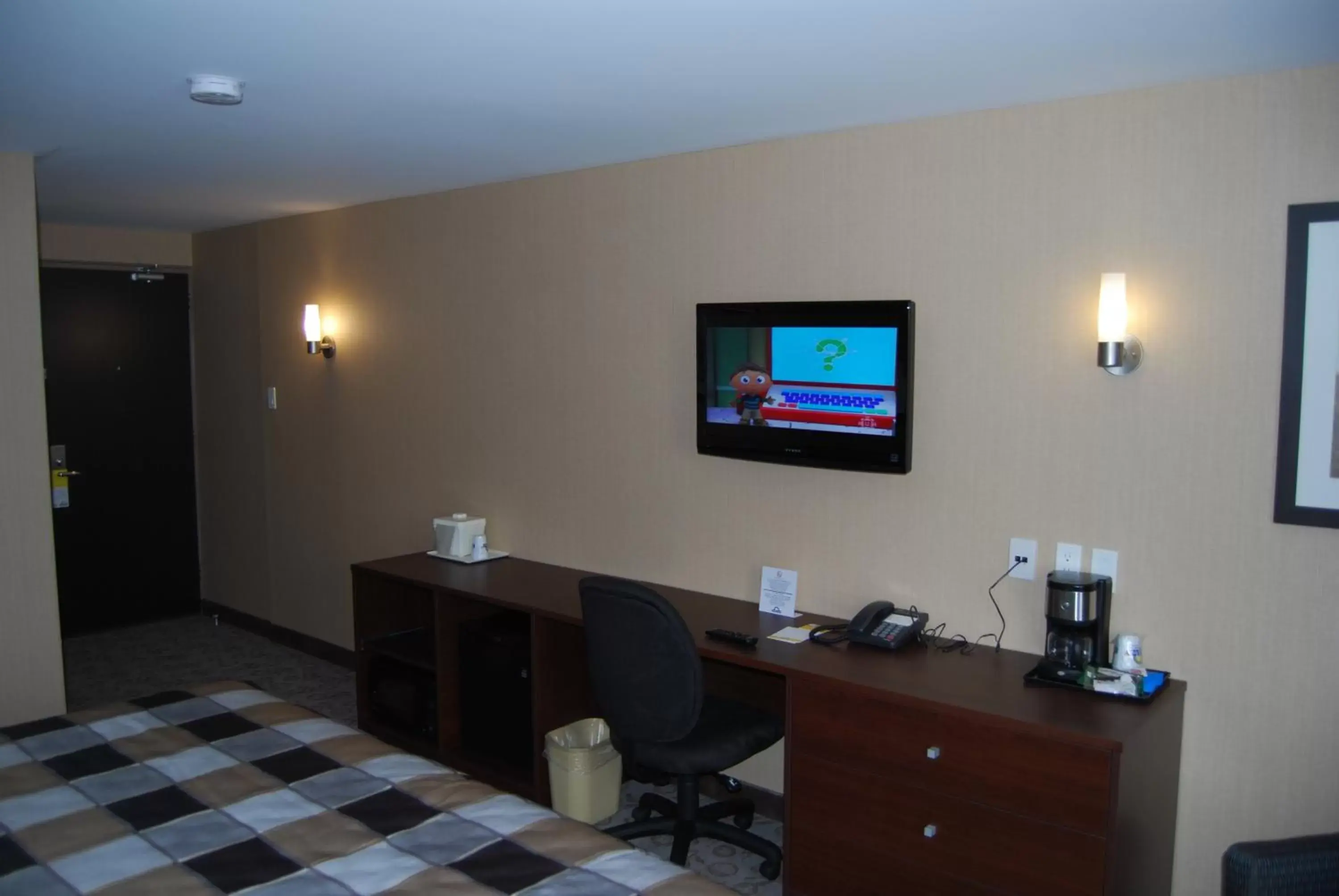 TV and multimedia, TV/Entertainment Center in Days Inn by Wyndham Brampton