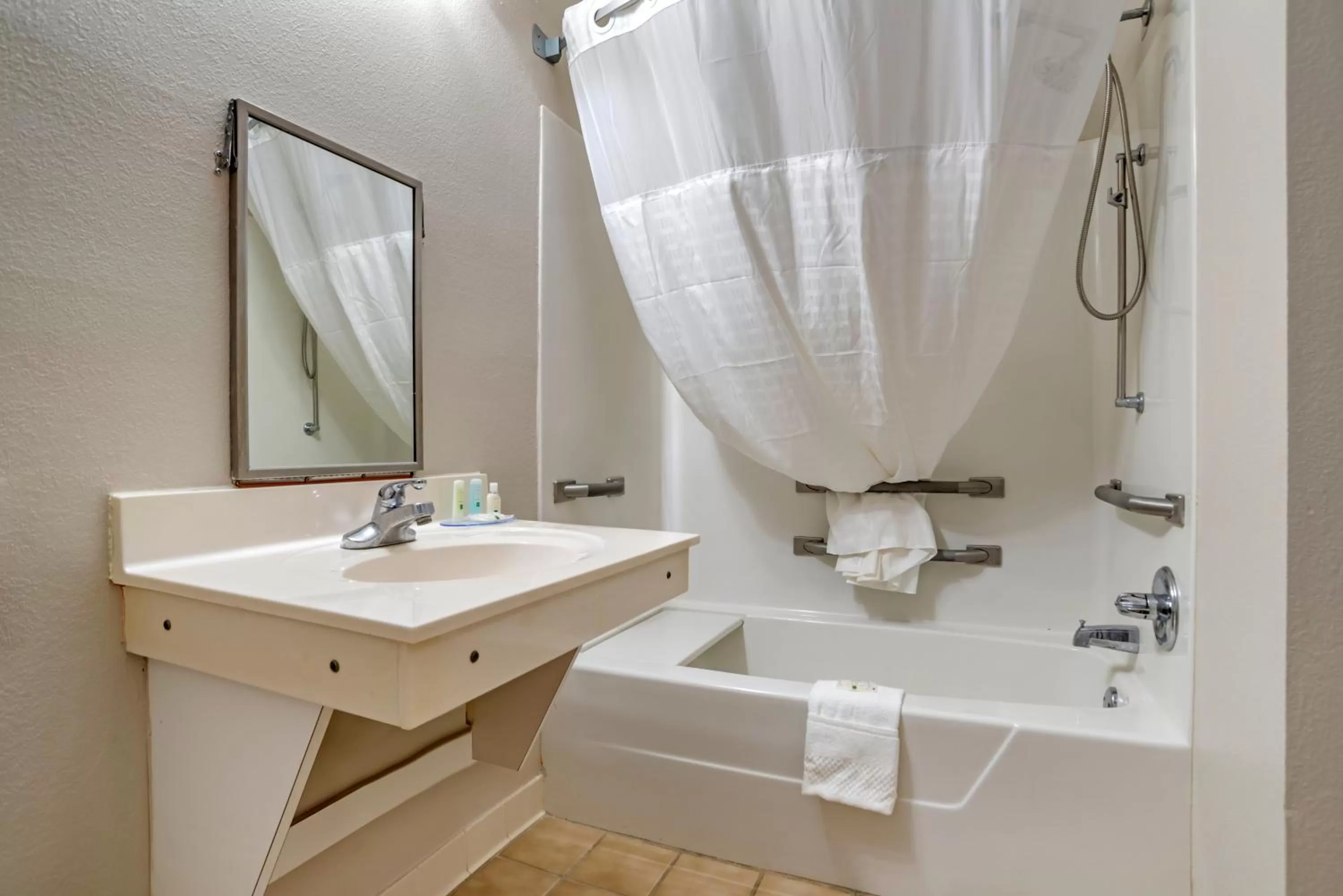 Toilet in Quality Inn Moultrie