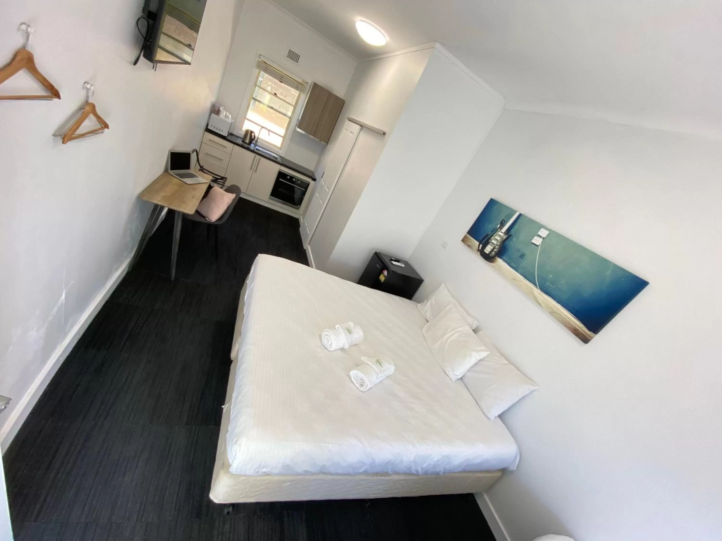 Kitchen or kitchenette in Central Motel Mudgee