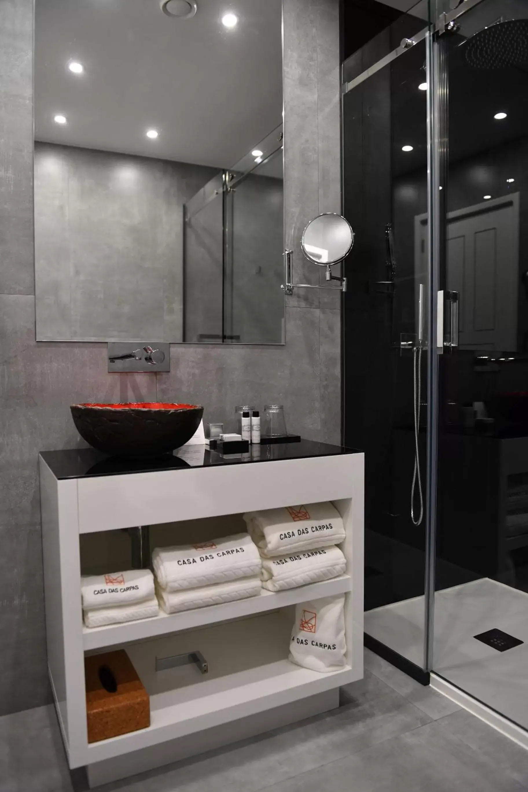 Shower, Bathroom in Casa das Carpas