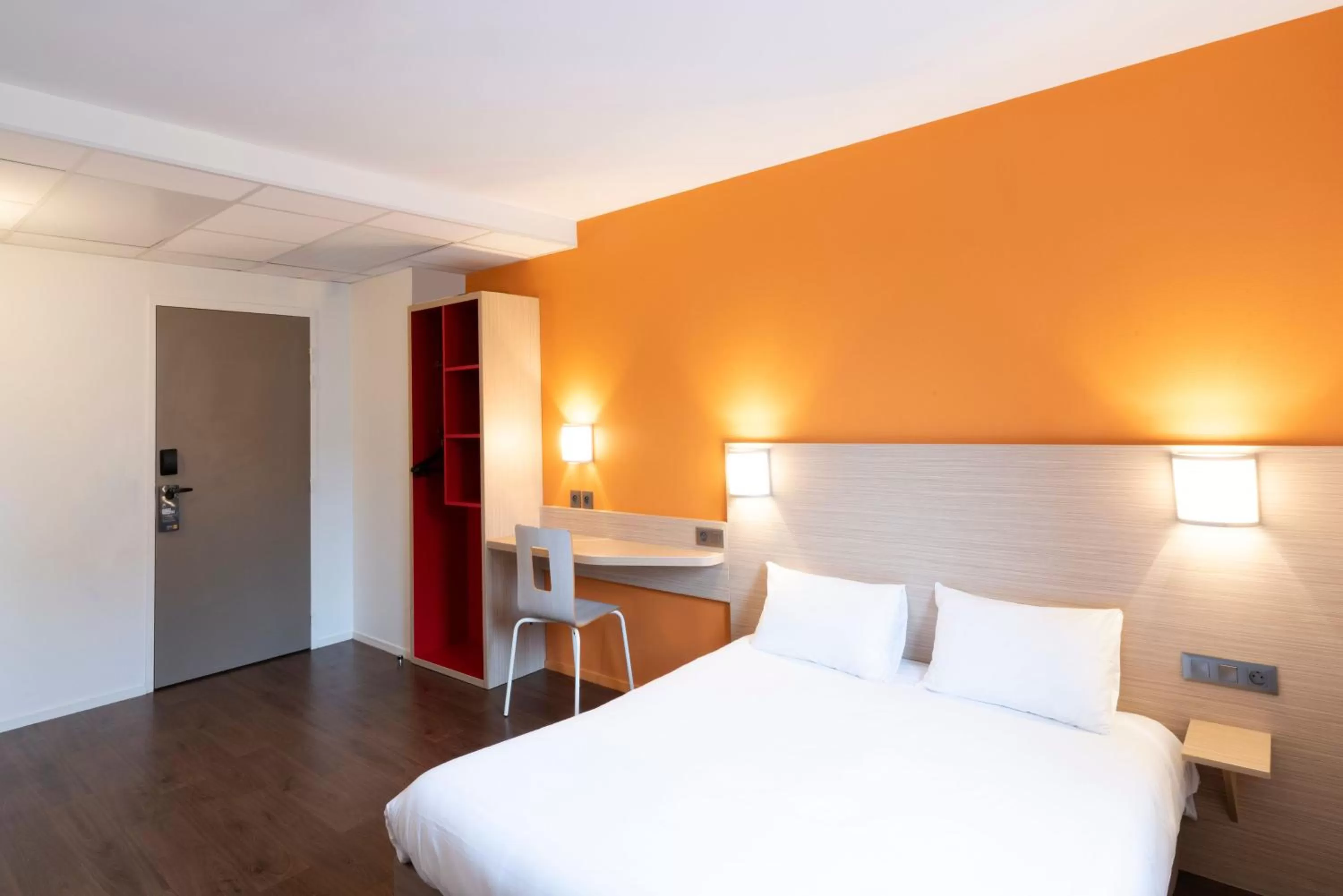 Bedroom, Bed in Premiere Classe Le Havre Centre-LES DOCKS