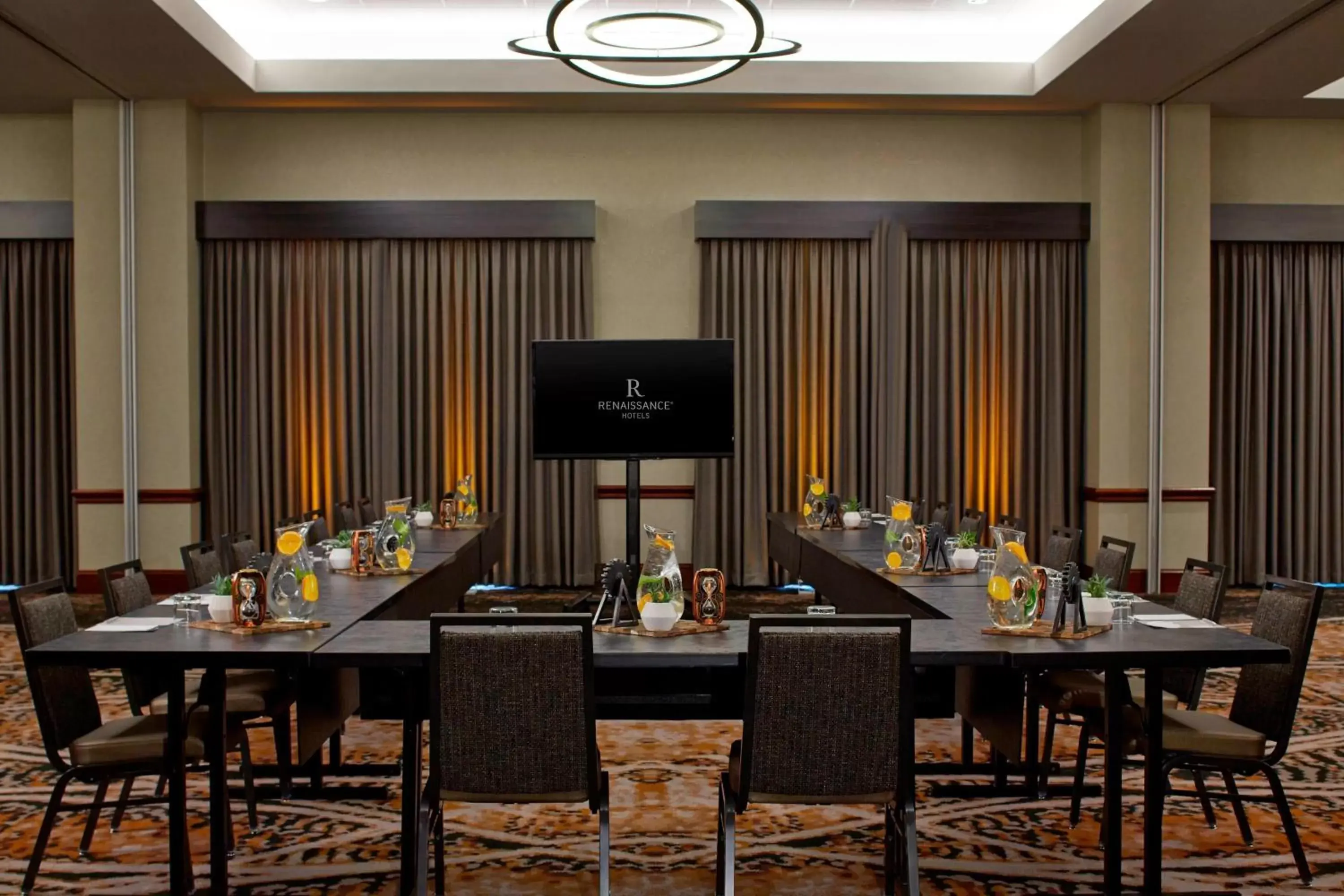 Meeting/conference room, Restaurant/Places to Eat in Renaissance Minneapolis Hotel, The Depot