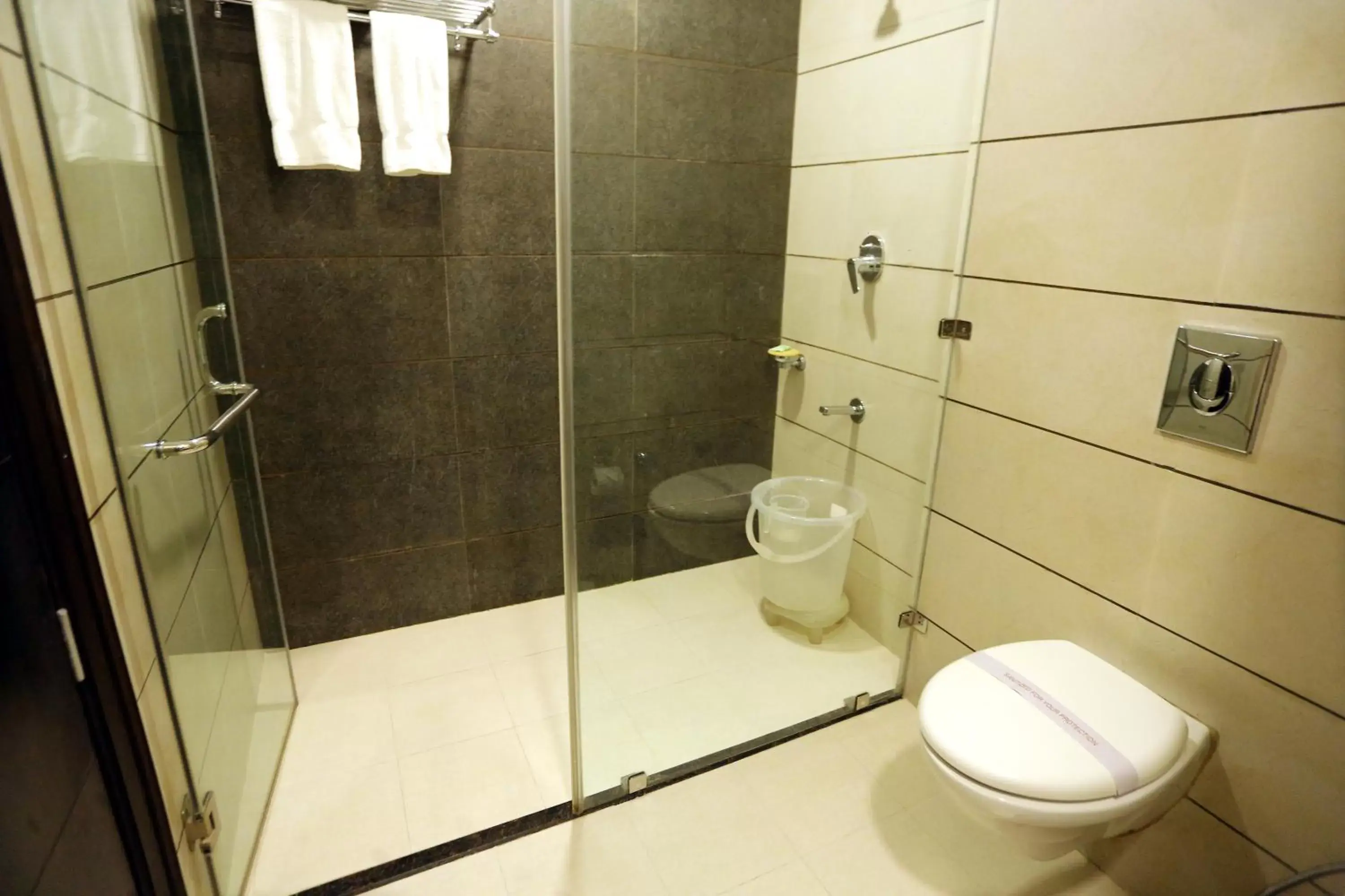 Bathroom in Best Western Swing High Katra