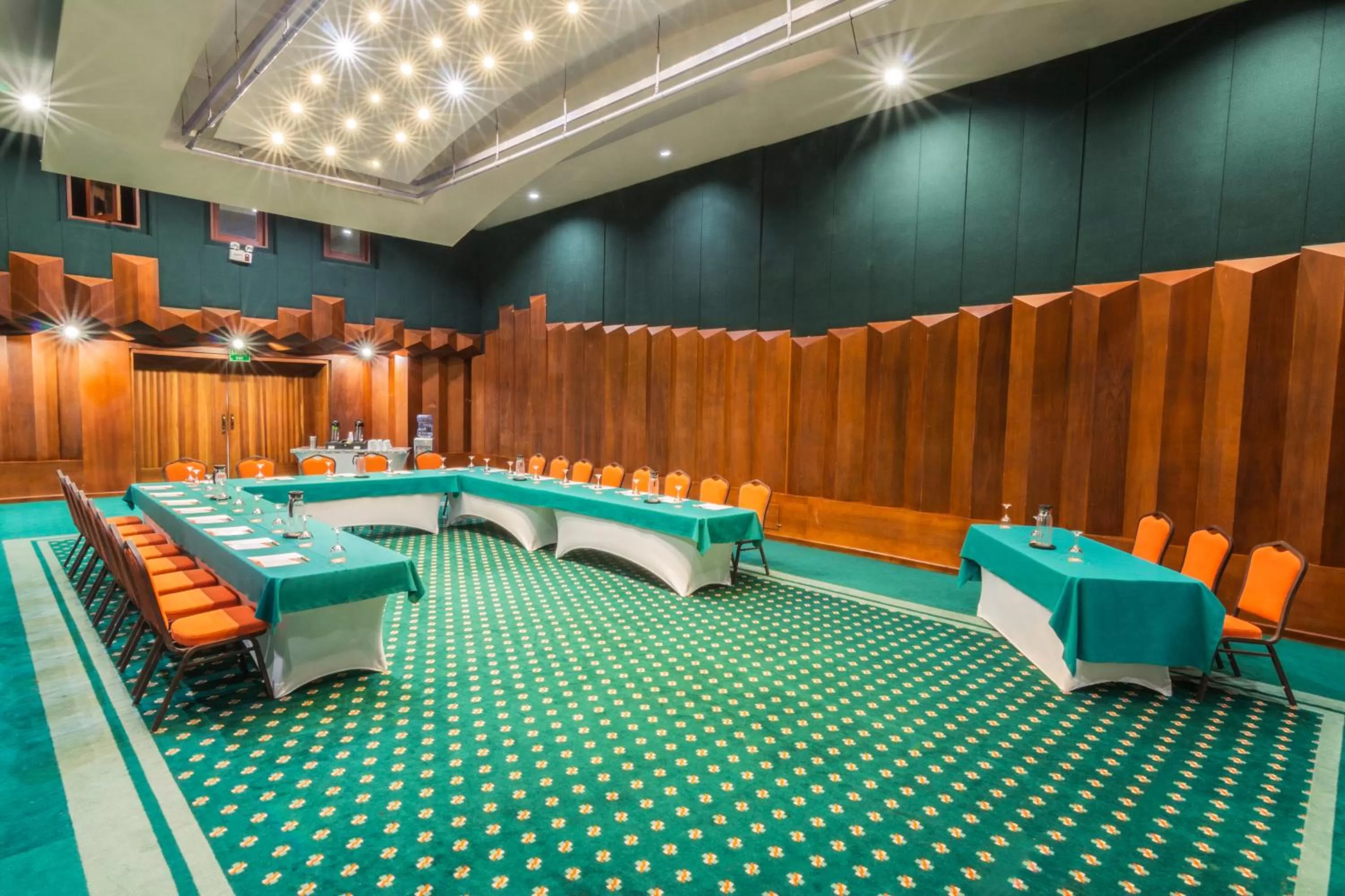 Meeting/conference room in GHL Hotel Sunrise