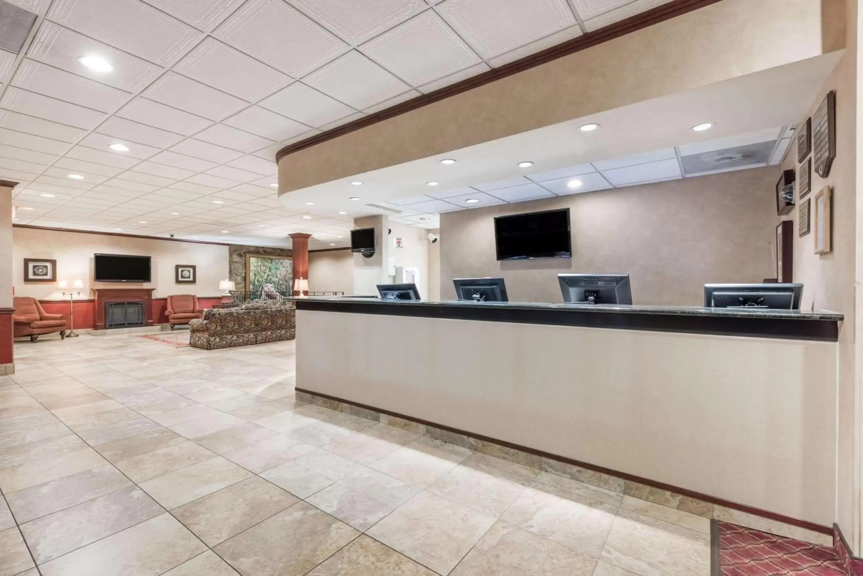 Lobby or reception, Lobby/Reception in Ramada by Wyndham State College Hotel & Conference Center