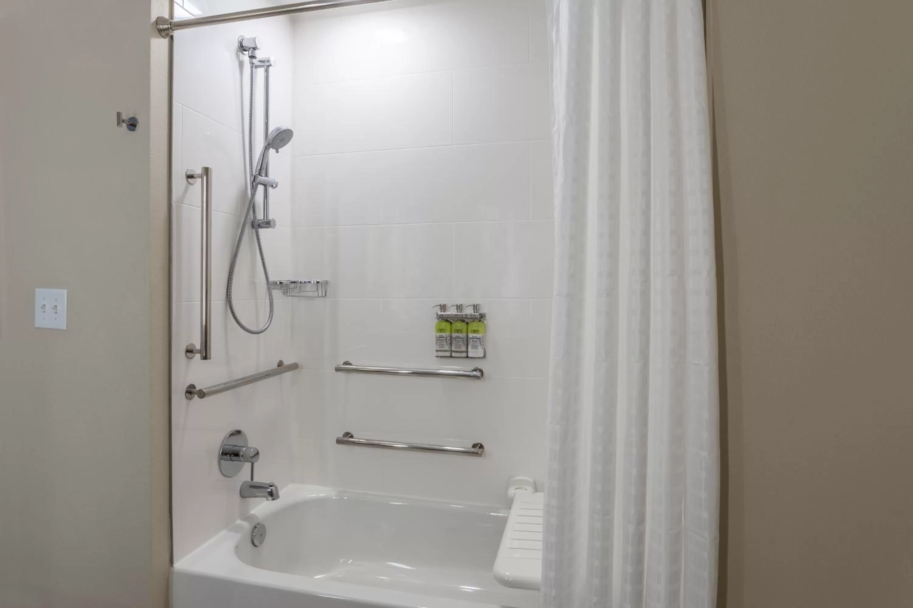 One Bedroom Queen Studio Suite with Tub - Non-Smoking in Candlewood Suites Fargo South-Medical Center, an IHG Hotel