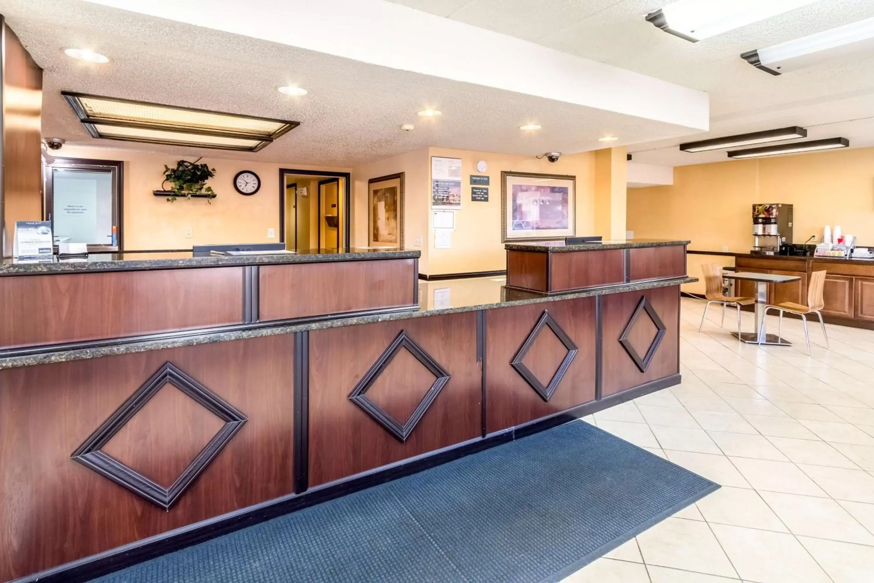 Lobby or reception in Motel 6-Grove City, OH Lobby or reception in Motel 6-Grove City, OH
