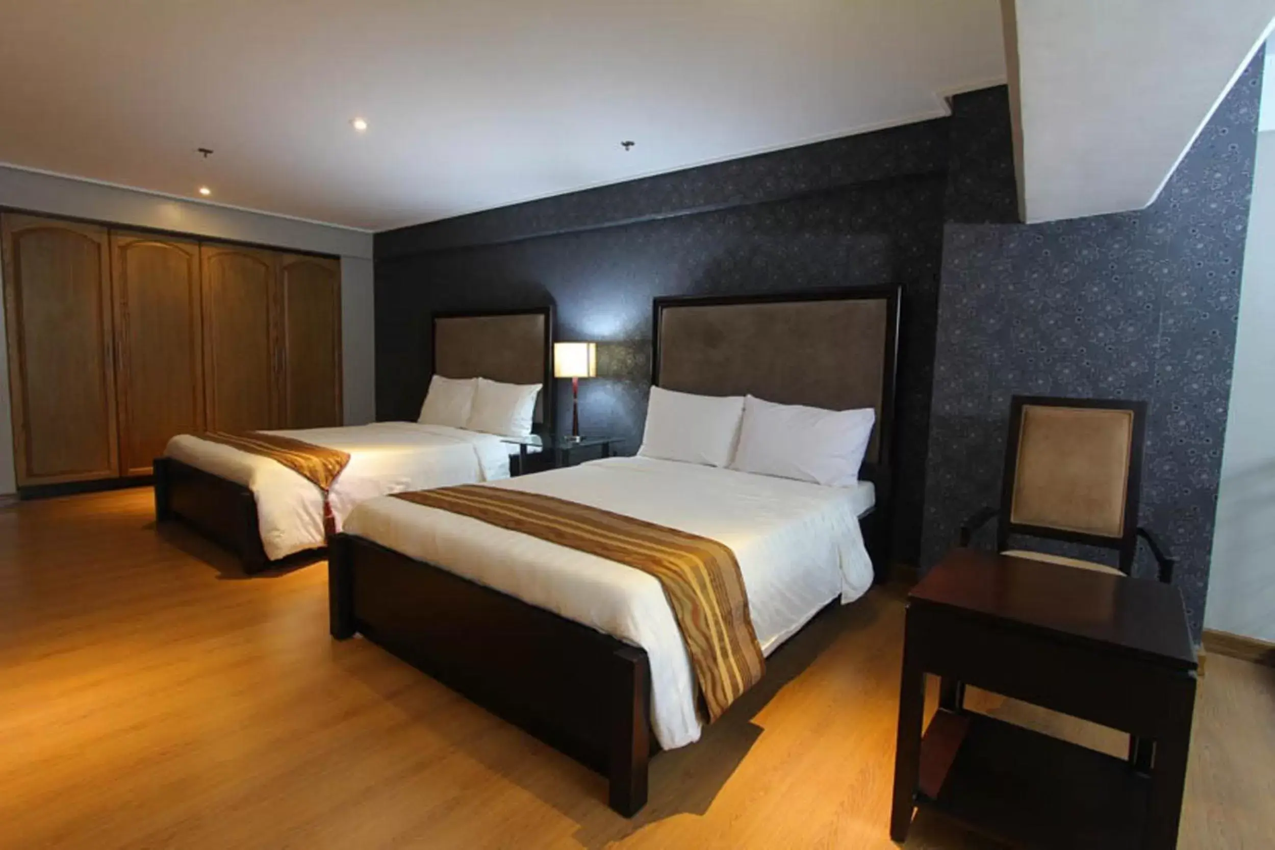 Bedroom, Bed in Crown Regency Hotel & Towers