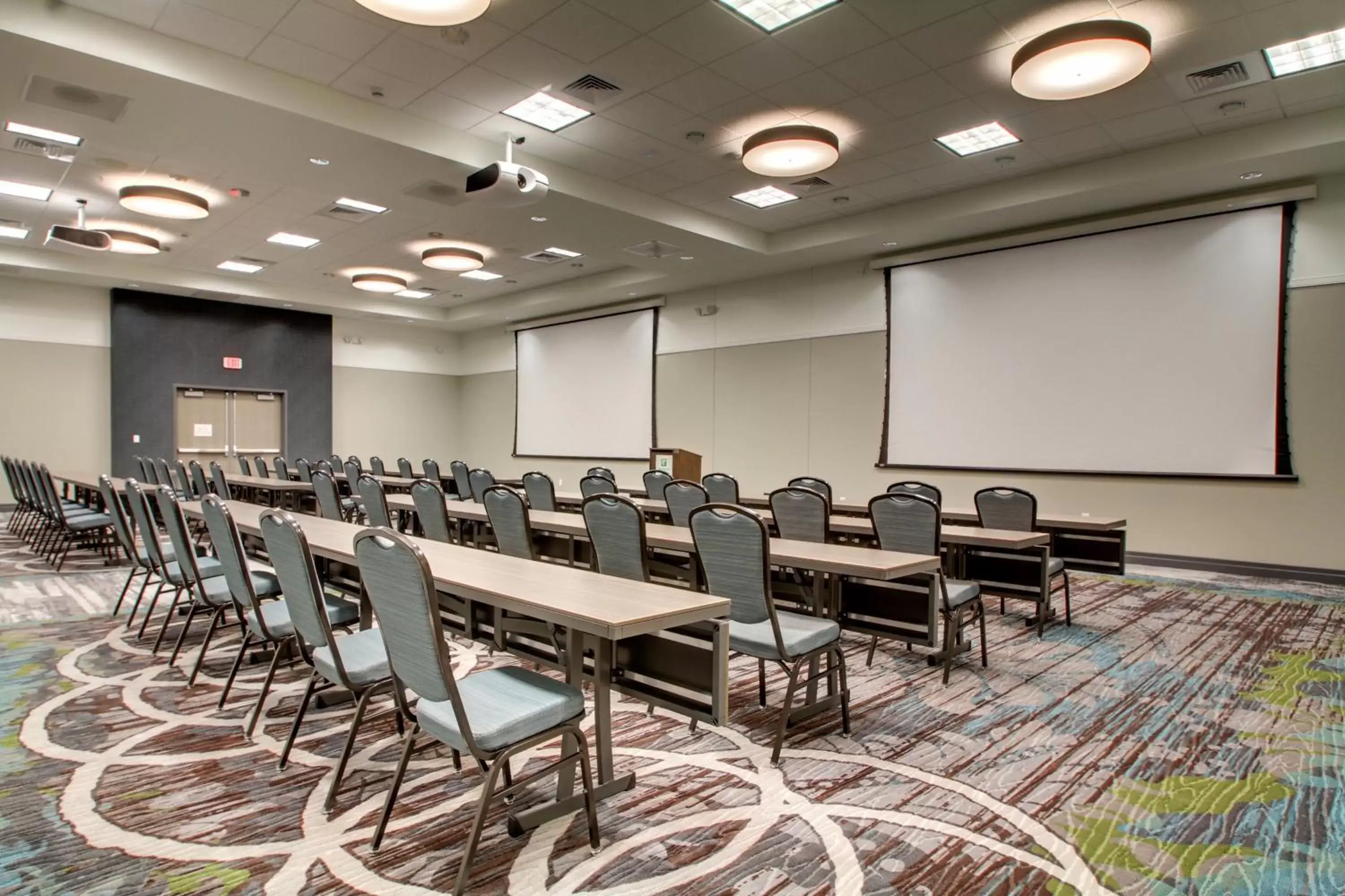 Meeting/conference room in Holiday Inn & Suites Peoria at Grand Prairie, an IHG Hotel