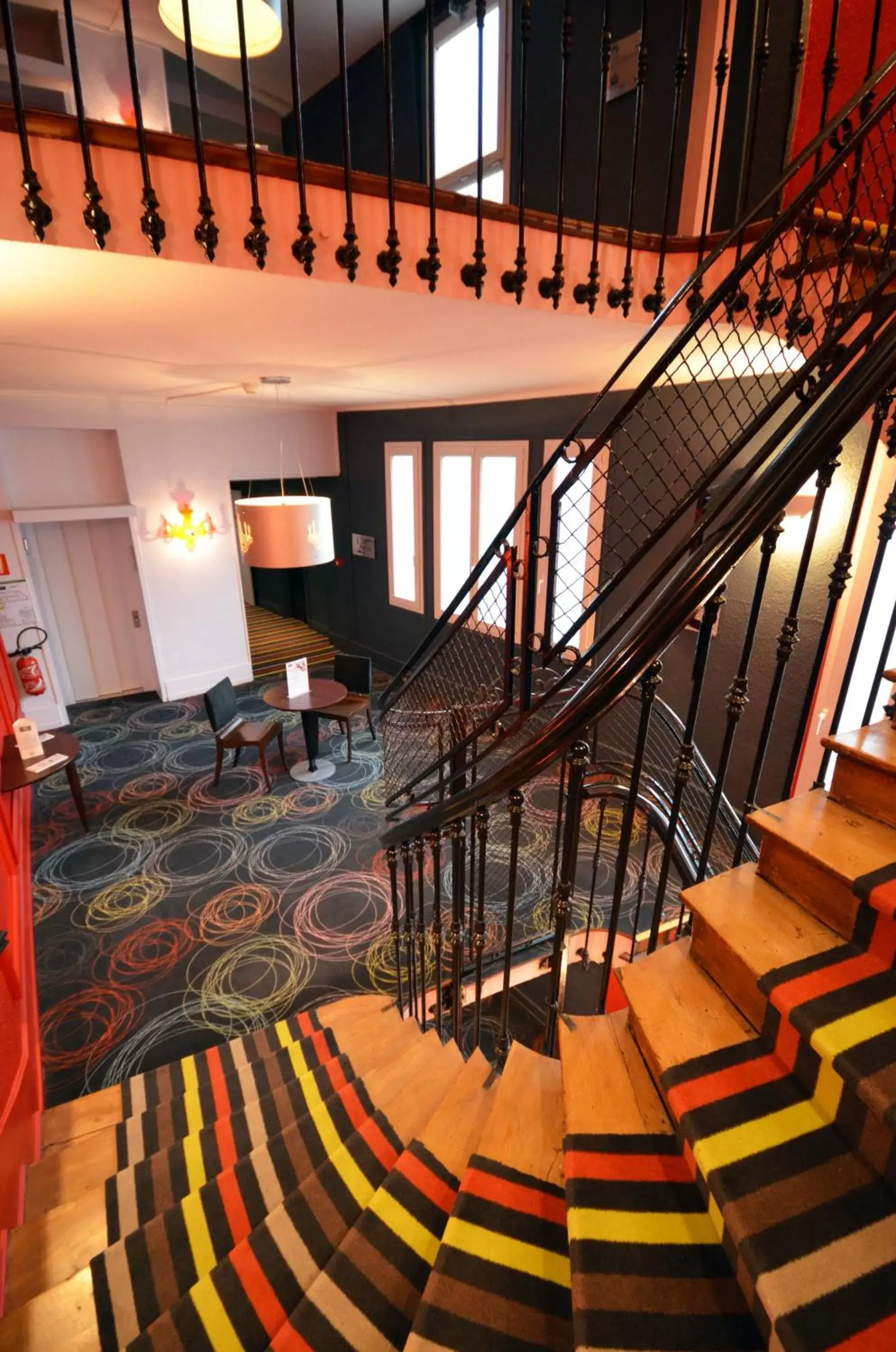 Lobby or reception in Best Western Dijon Centre Gare Lobby or reception in Best Western Dijon Centre Gare