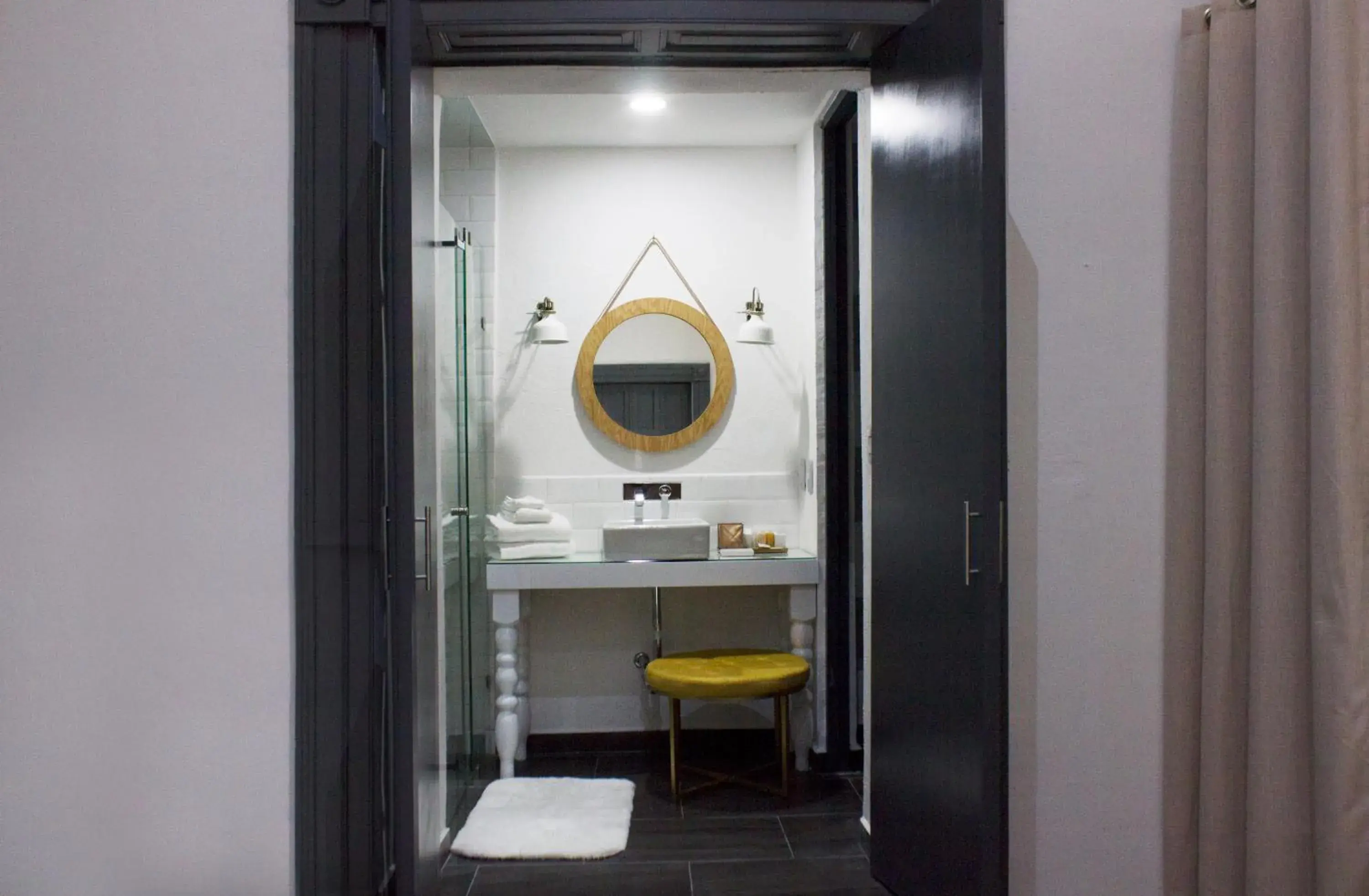 Toilet, Bathroom in Markee Hotel Boutique