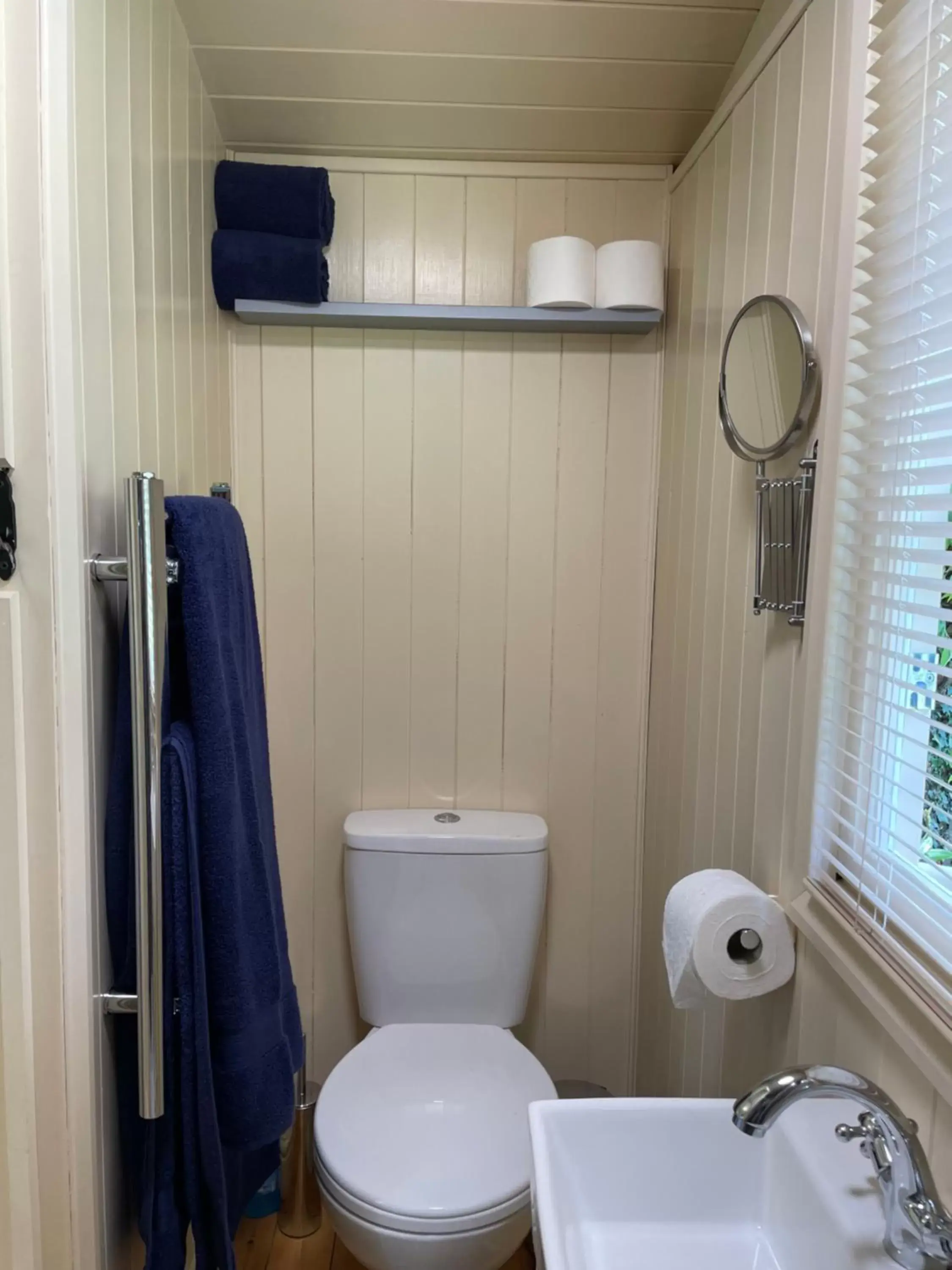 Bathroom in Monkspool B&B