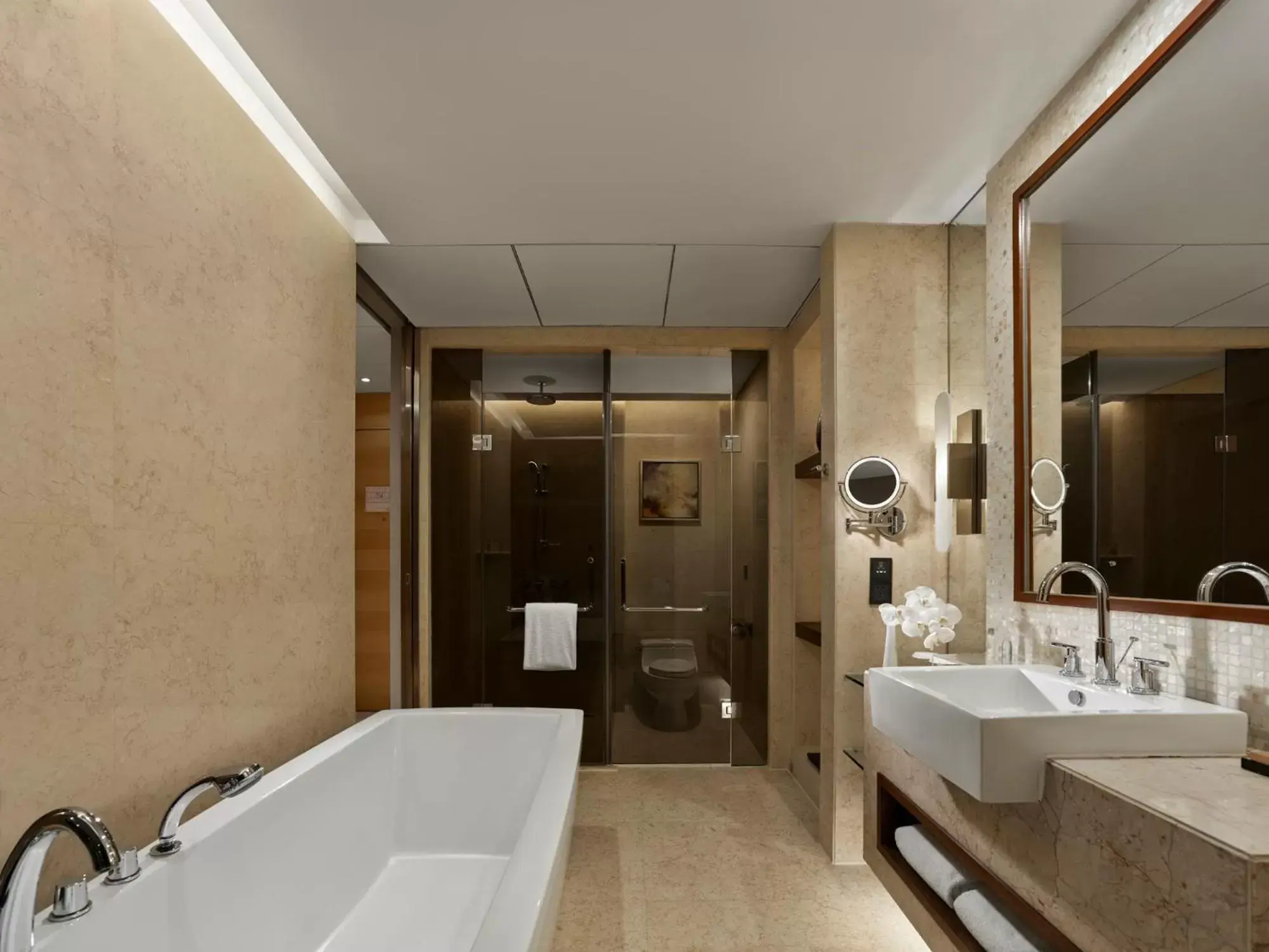 Shower, Bathroom in Hilton Shanghai Hongqiao