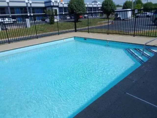 Swimming Pool in Howard Johnson by Wyndham Clarksville Tennessee