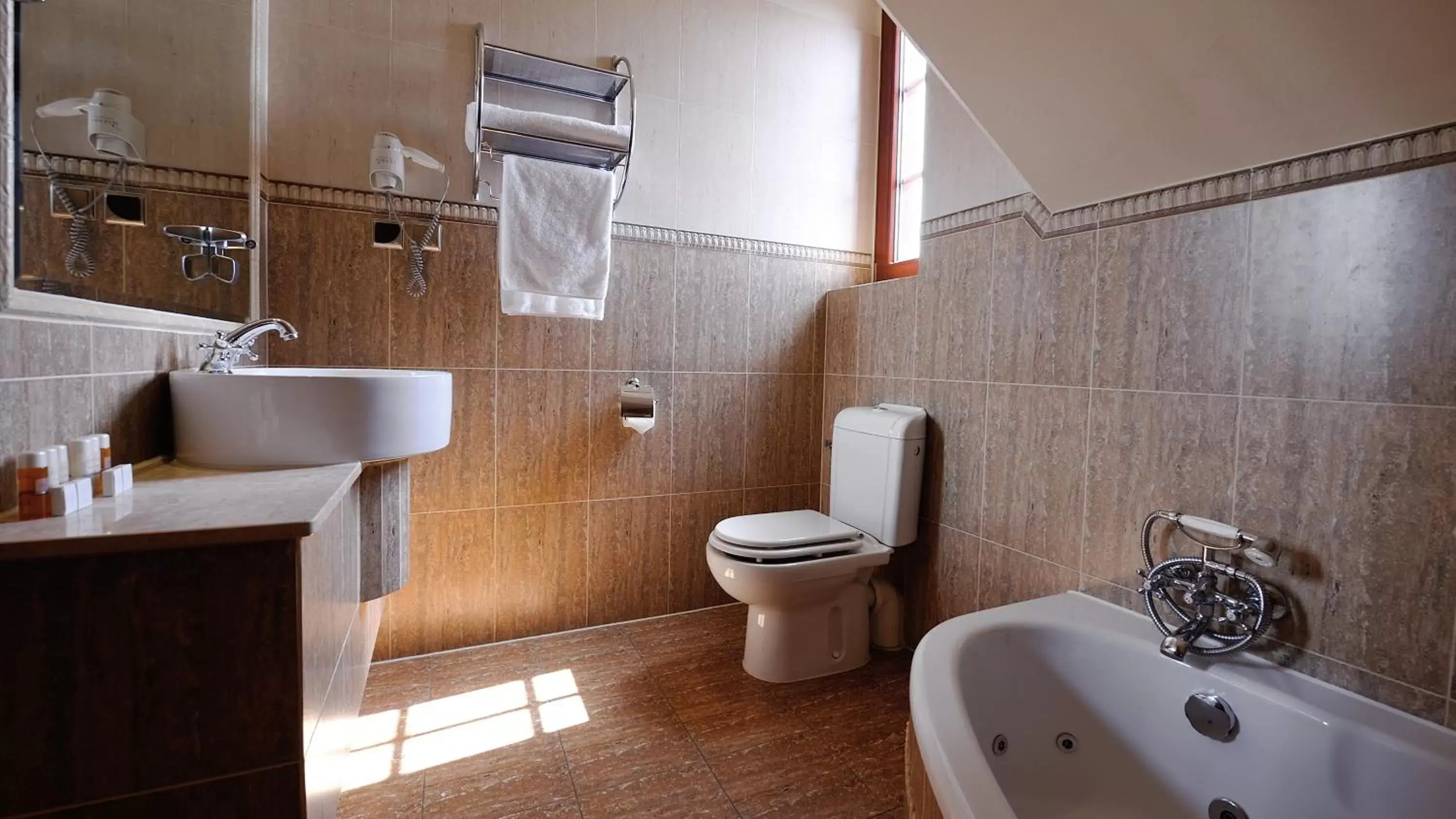 Bathroom in Hotel Diament Arsenal Palace Katowice - Chorzów
