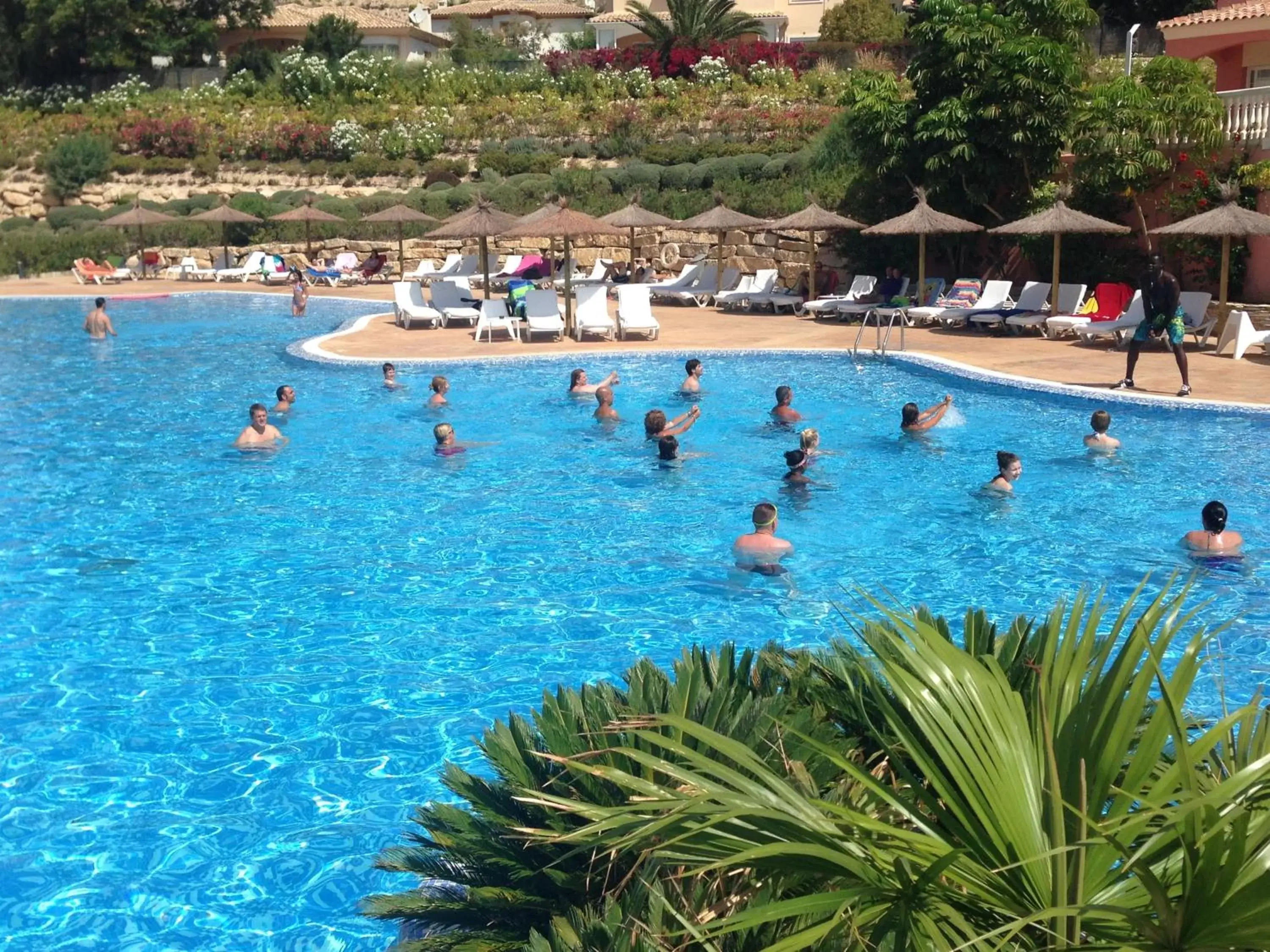 Swimming Pool in Hotel Bonalba Alicante