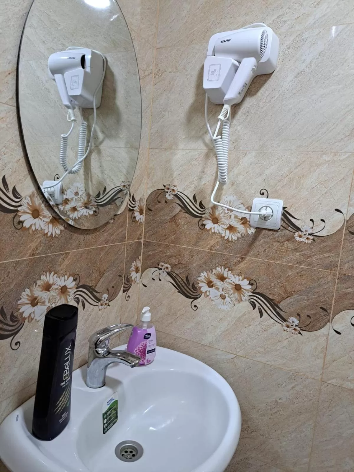 Shower in Guest House David's B&B