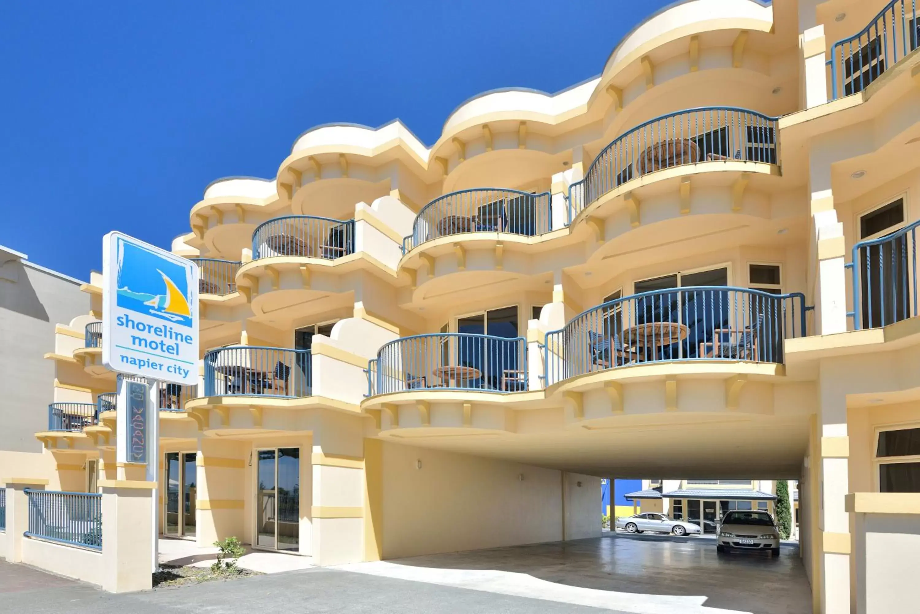 Facade/entrance, Property Building in Shoreline Motel