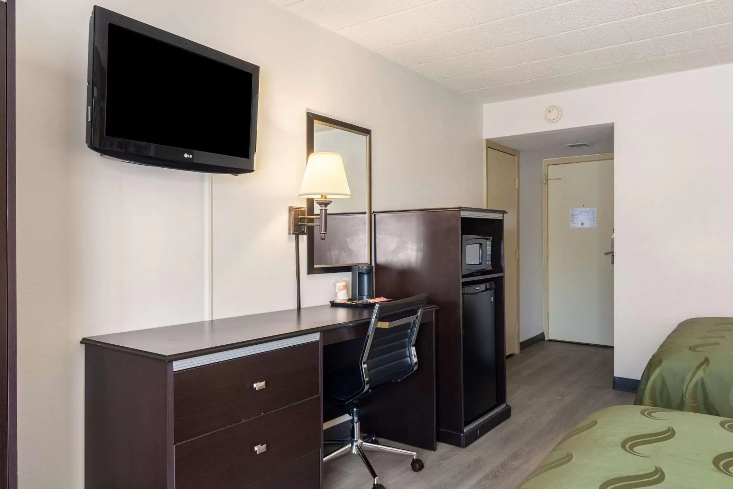 Photo of the whole room, TV/Entertainment Center in Quality Inn & Suites Indiana, PA